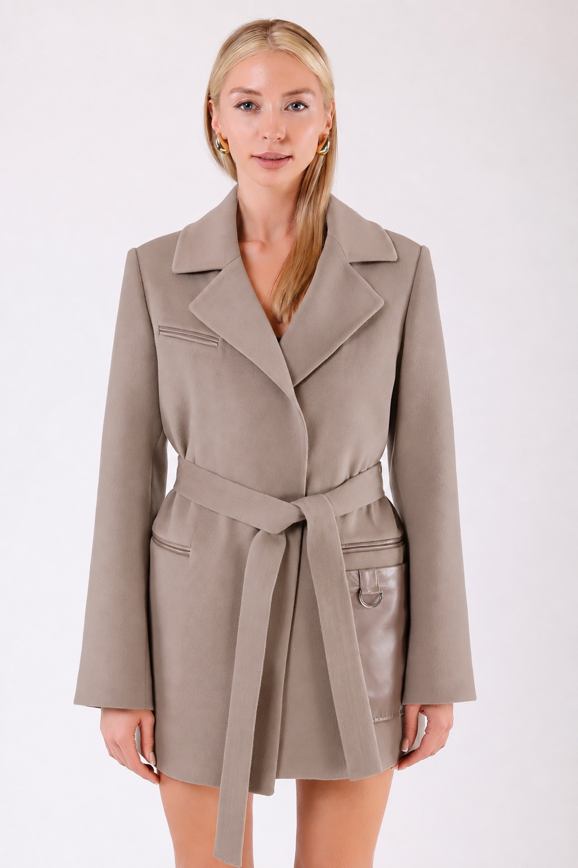 Manteau en cachemire beige avec finitions en cuir, LC Leather Club