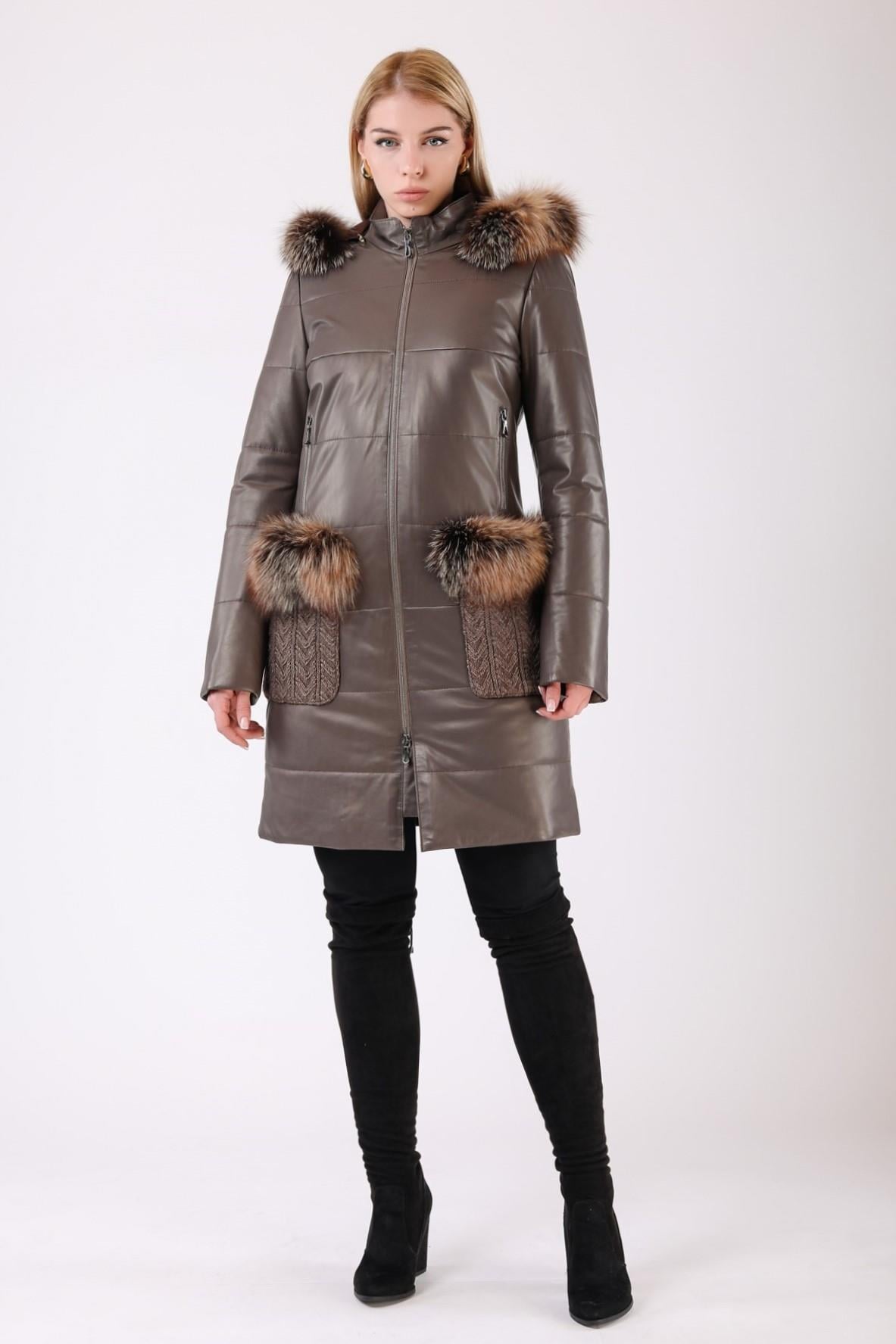 Beiger Ledermantel mit Pelzbesatz, LC Leather Club