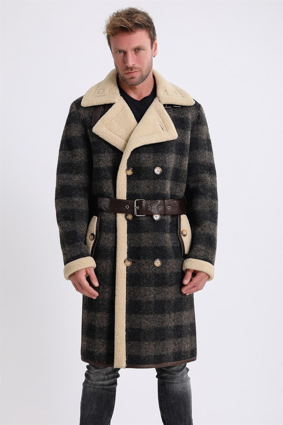 معطف صوف بيج بنقشة كاروهات بإكسسوارات جلد الحمل, LC Leather Club