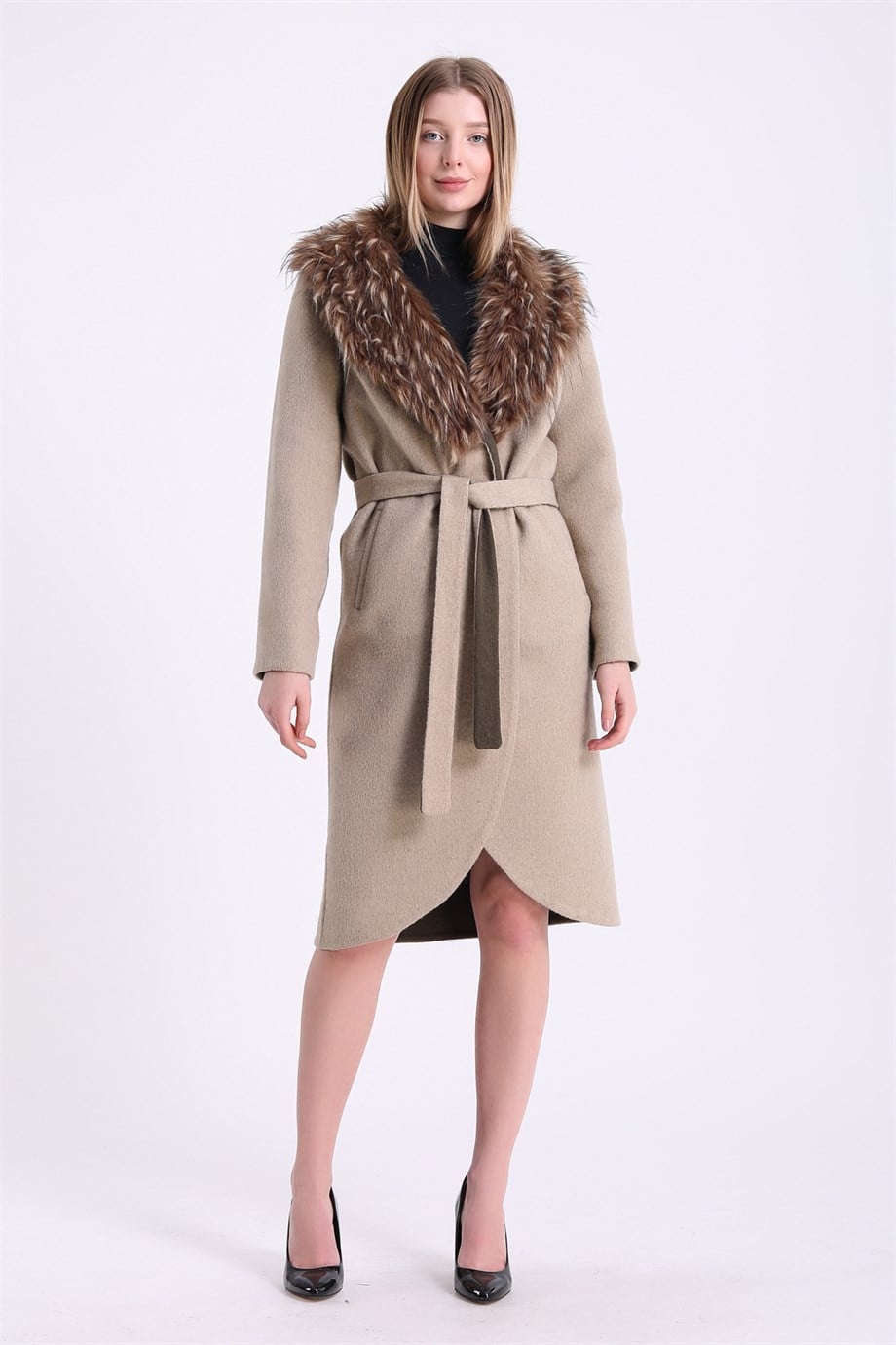 Manteau en cachemire beige garni de fourrure de mérinos, LC Leather Club