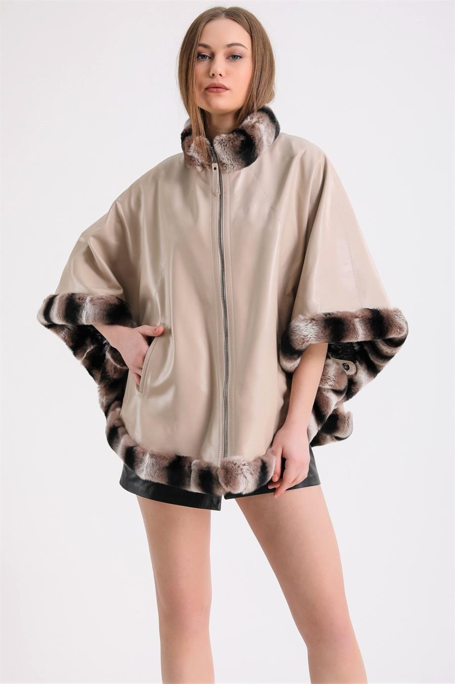 Beigefarbenes Lammfell-Poncho mit Rex-Besatz, LC Leather Club