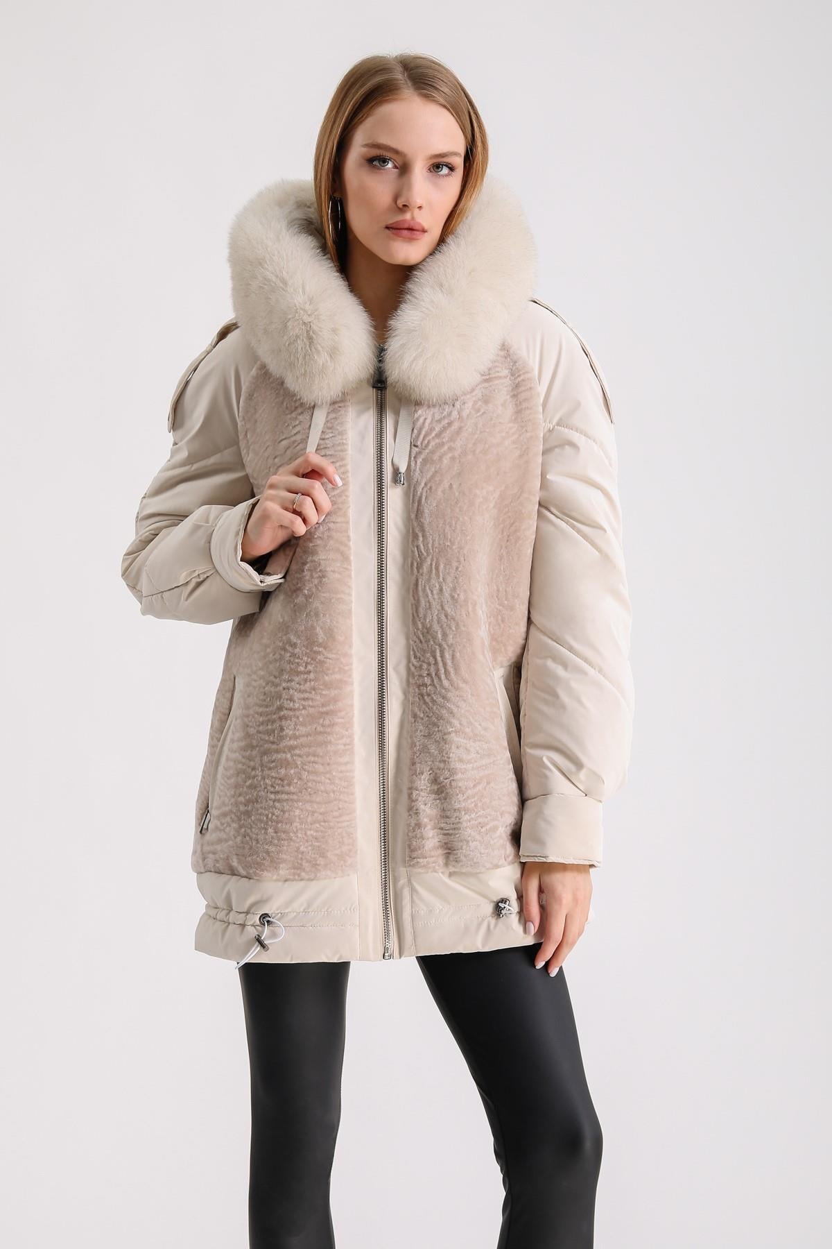 Beige pufferjas met vosafwerking en astrakan bont voering, LC Leather Club