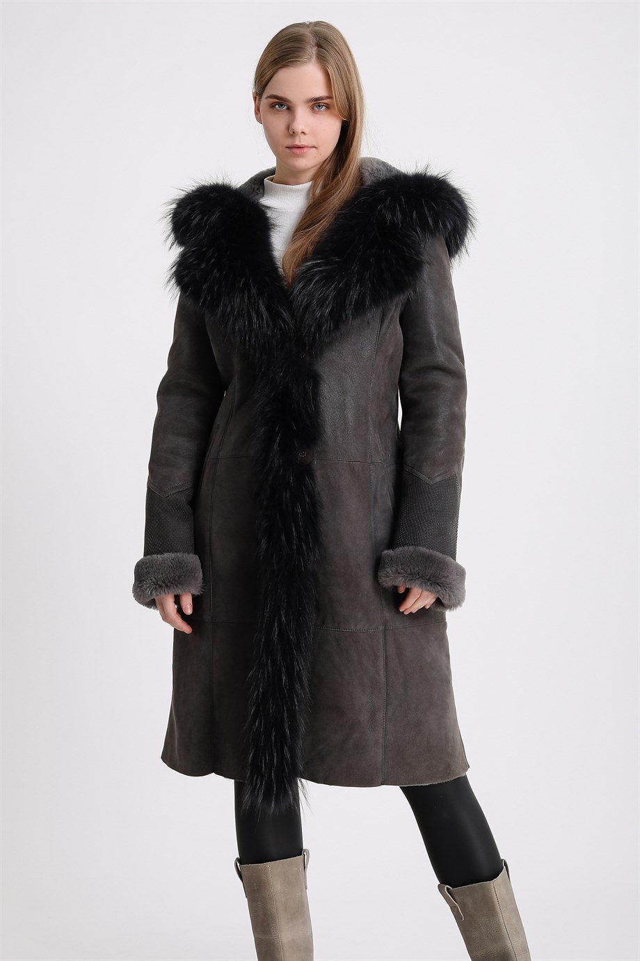 Бежевое пальто из меха Silky с отделкой лисьим мехом, LC Leather Club