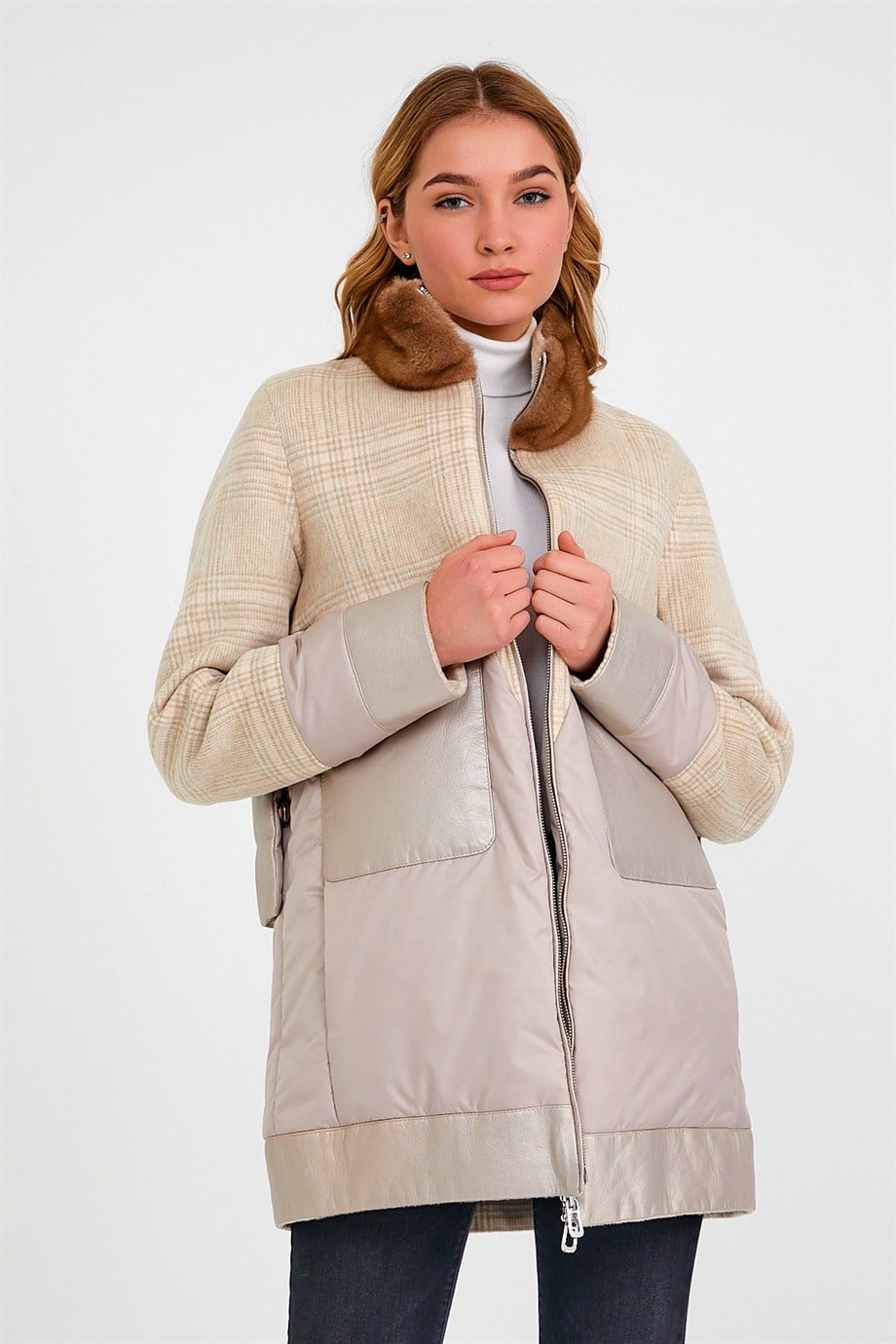 Manteau en alpaga beige avec fourrure de vison et garniture en peau d'agneau, LC Leather Club