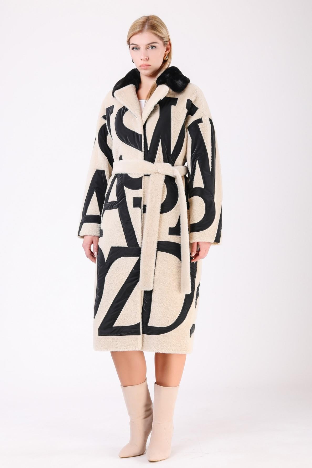 Manteau en laine et fourrure beige avec motif de lettres, LC Leather Club
