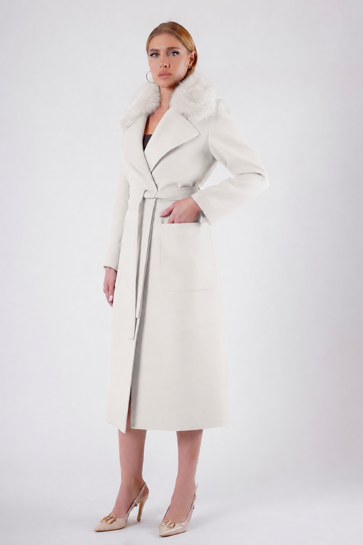 Manteau en cachemire blanc avec fitures en fourrure, LC Leather Club