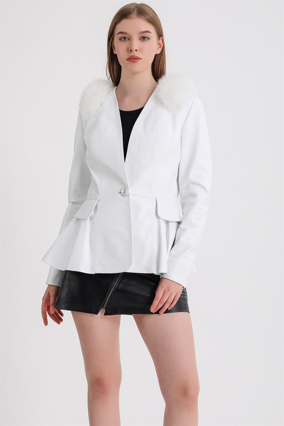 Veste blazer en cuir blanche avec garniture en fourrure de renard, LC Leather Club