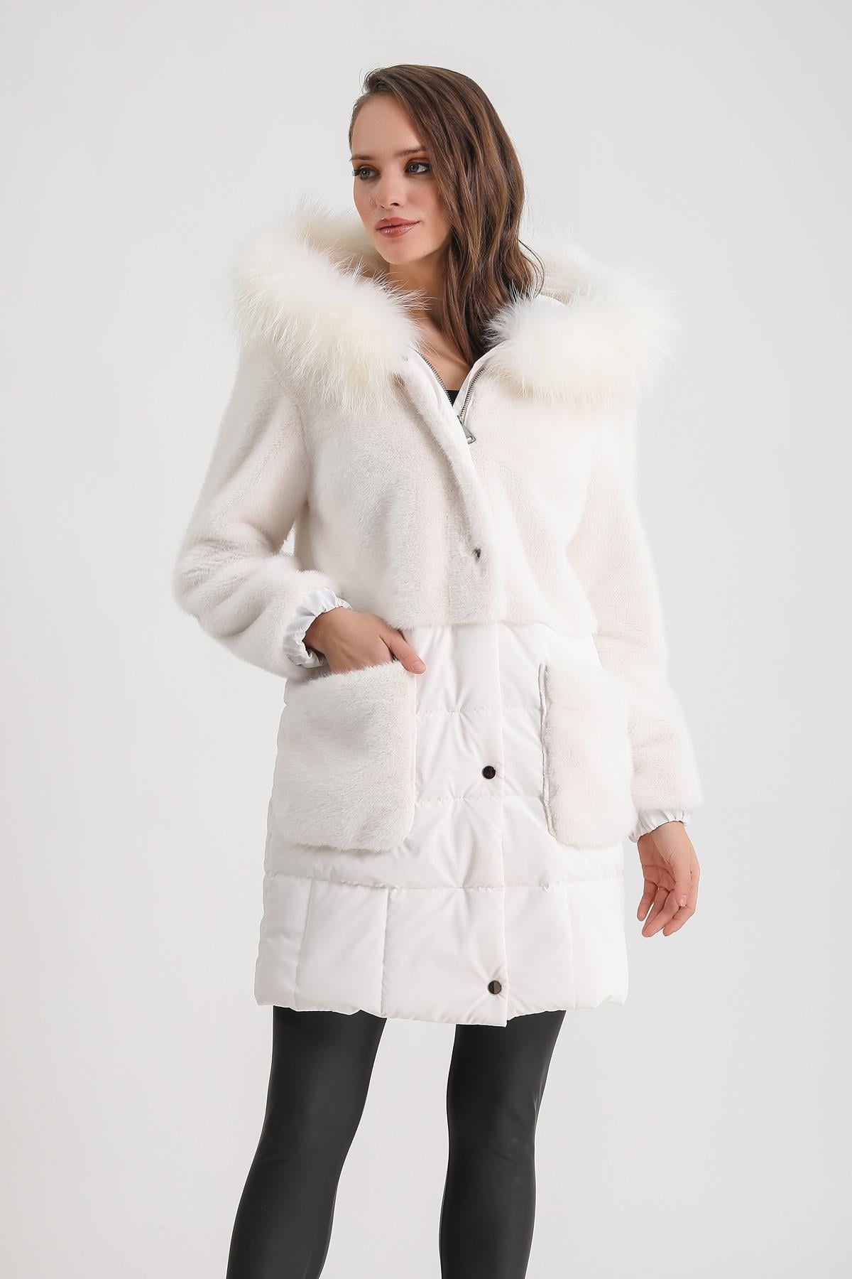 Manteau en alcantara blanc avec garniture en fourrure de renard et détails Destiny, LC Leather Club