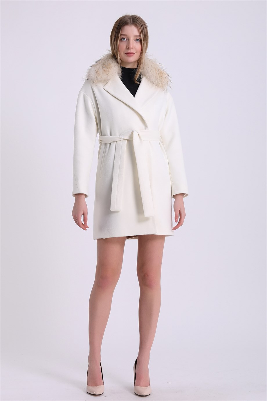 Weißer Kaschmirmantel mit Fuchspelzbesatz, LC Leather Club