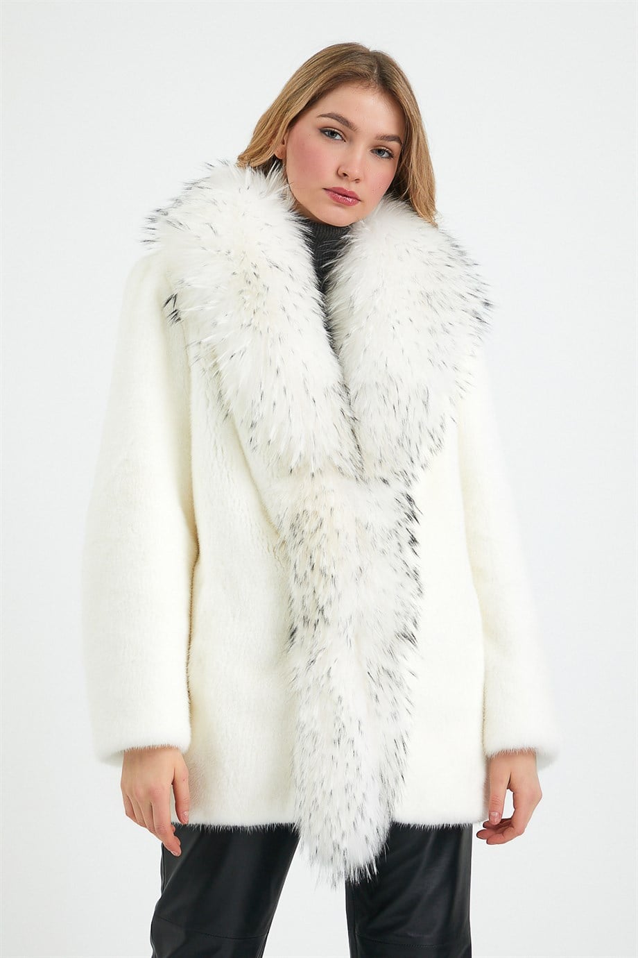 Manteau en vison noir avec garniture en fourrure de renard blanc, LC Leather Club