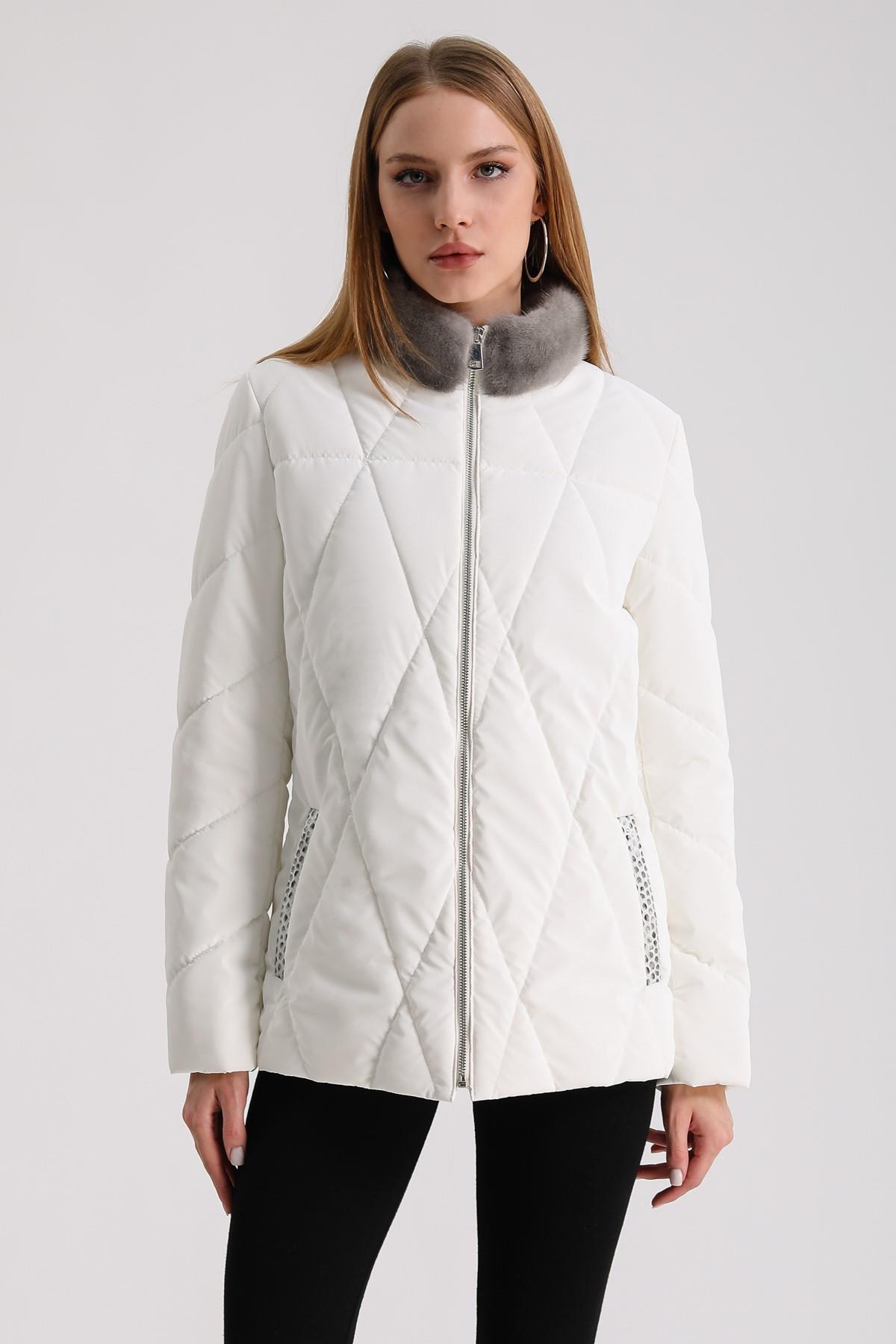 Doudoune blanche avec détails en vison et doublure en cuir python, LC Leather Club