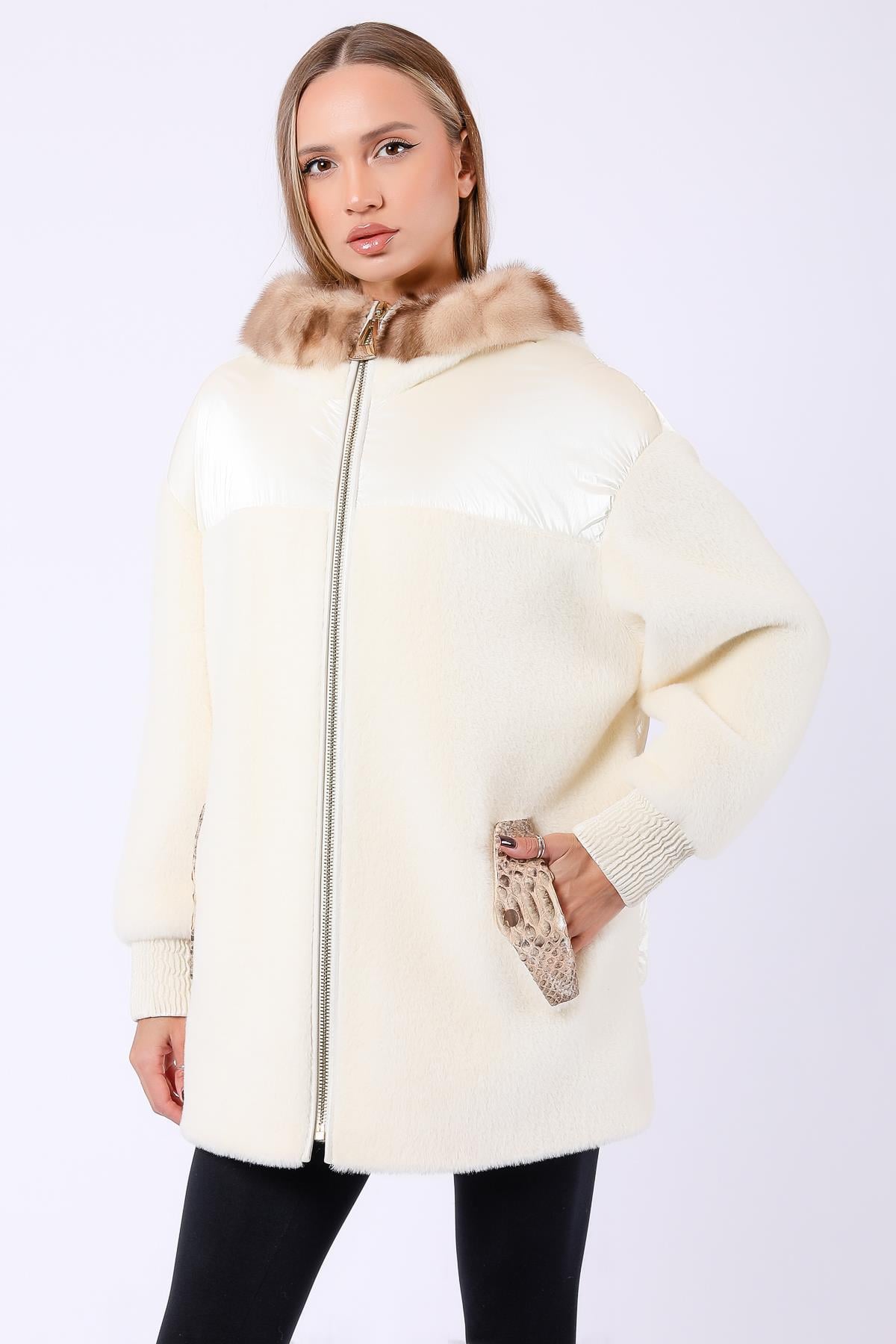 Doudoune en laine écru blanc avec accessoires en fourrure de zibeline véritable, LC Leather Club
