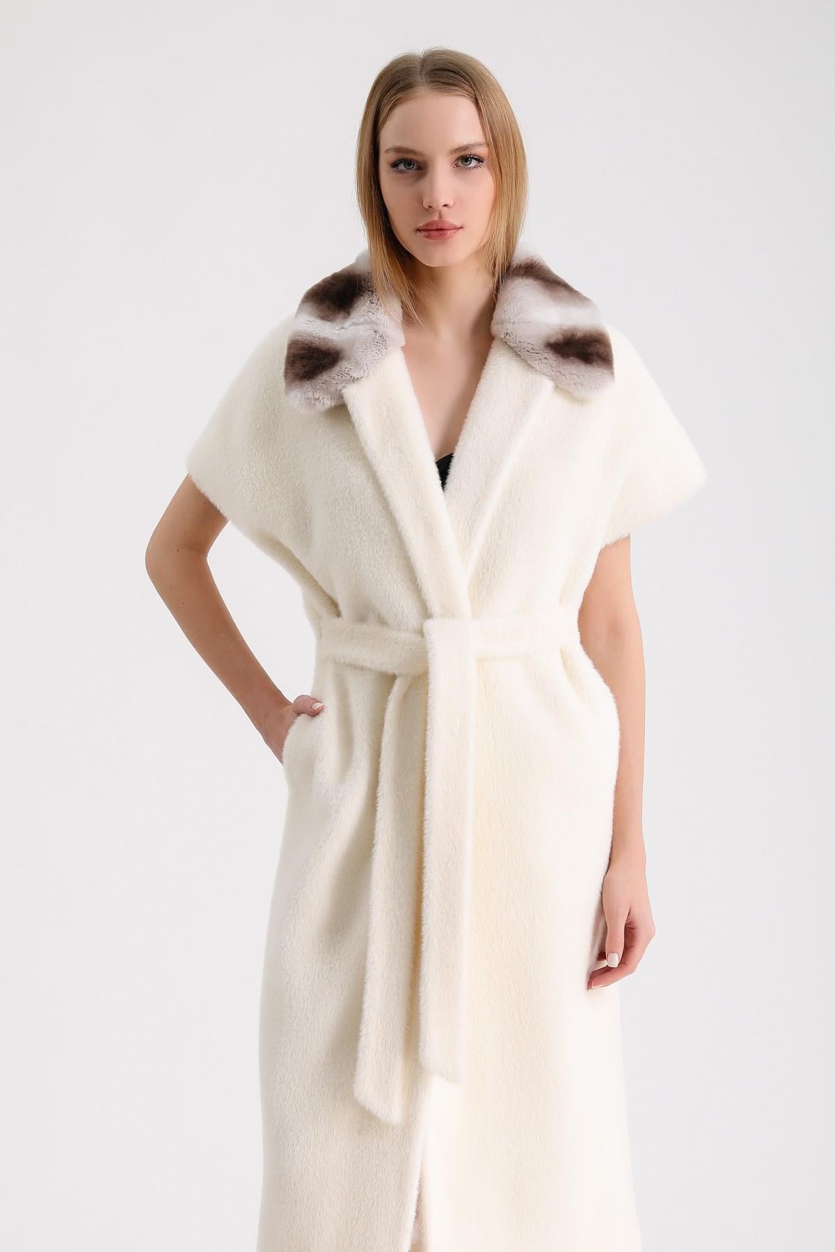 Gilet en laine écru avec détails en fourrure rex, LC Leather Club