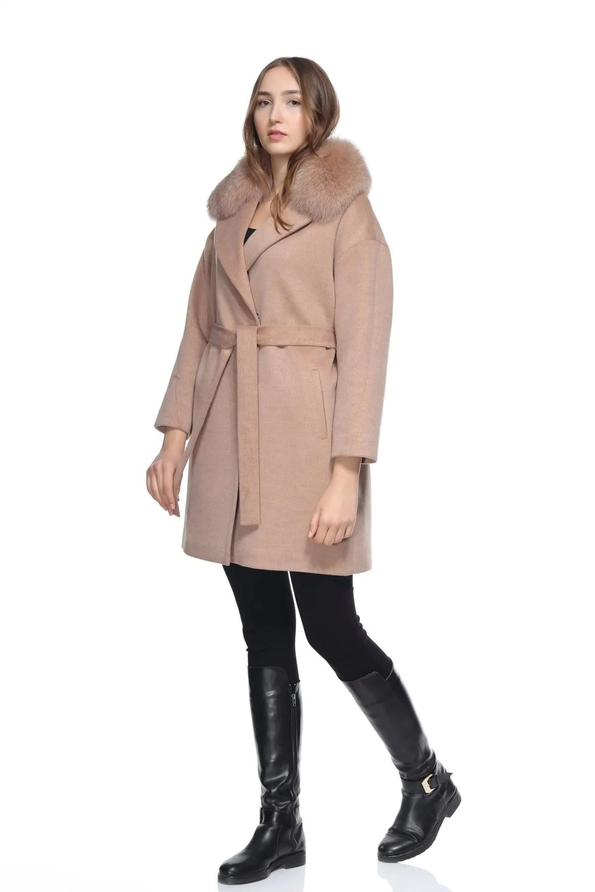 Manteau en cachemire crème foncé avec détails en fourrure de renard, LC Leather Club