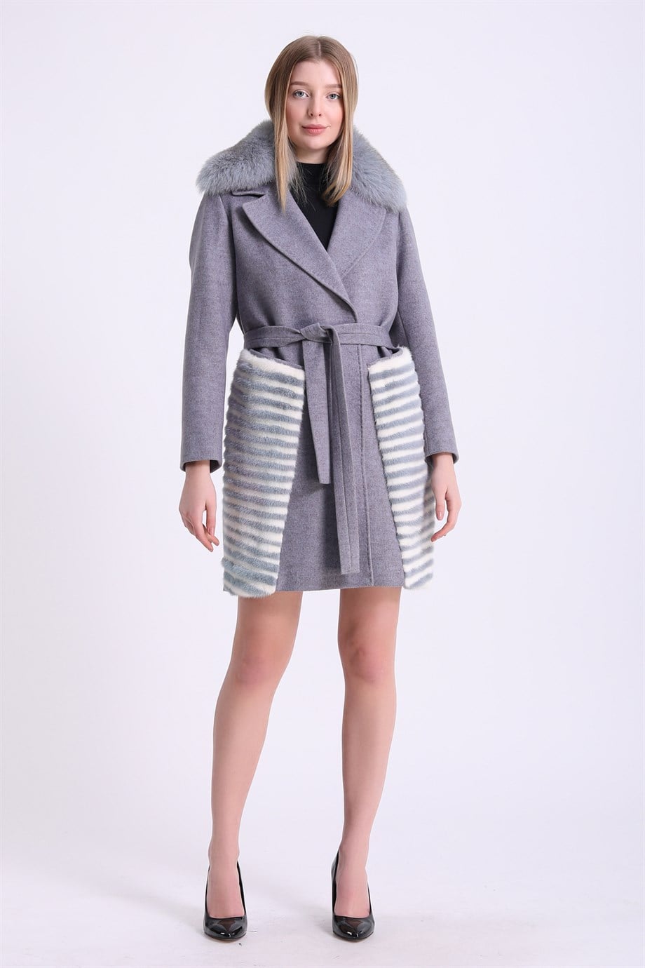 Manteau en cachemire gris garni de fourrure de renard et vison, LC Leather Club