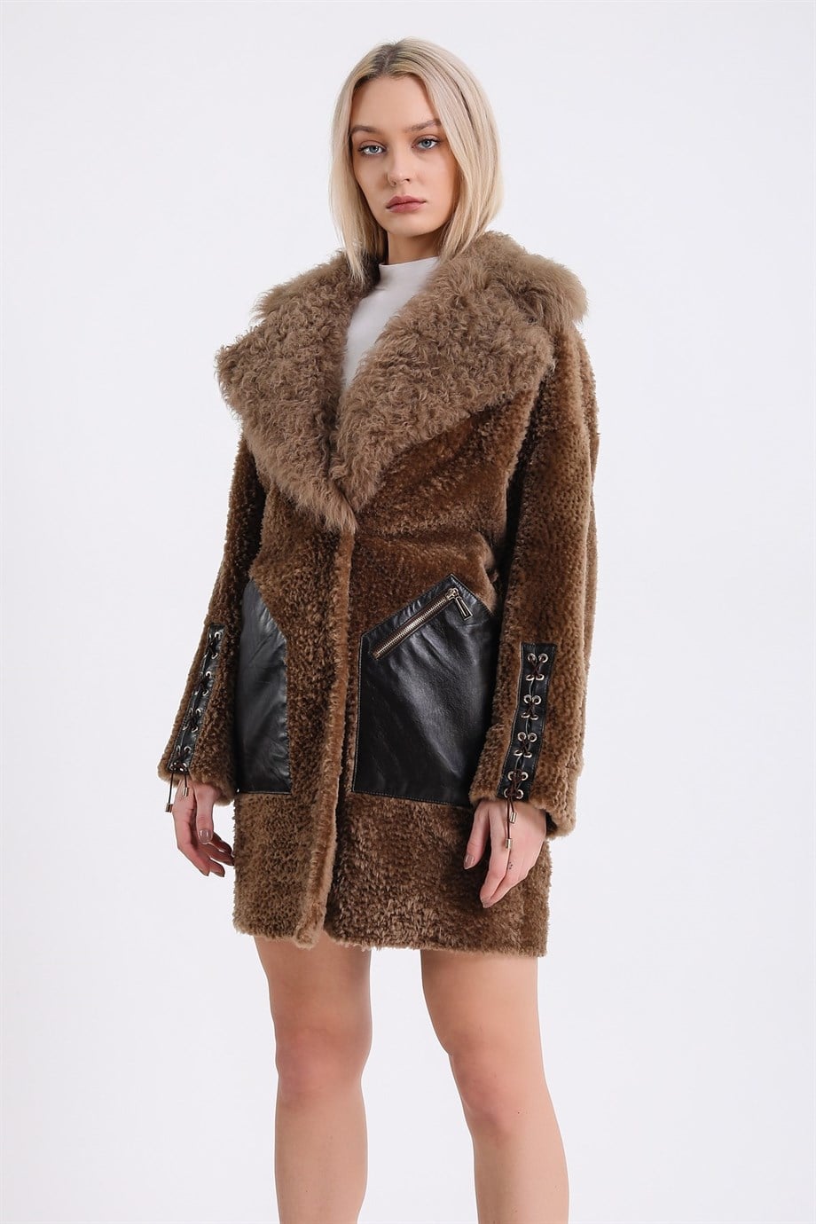 Manteau en fourrure d'agneau astrakan marron, LC Leather Club