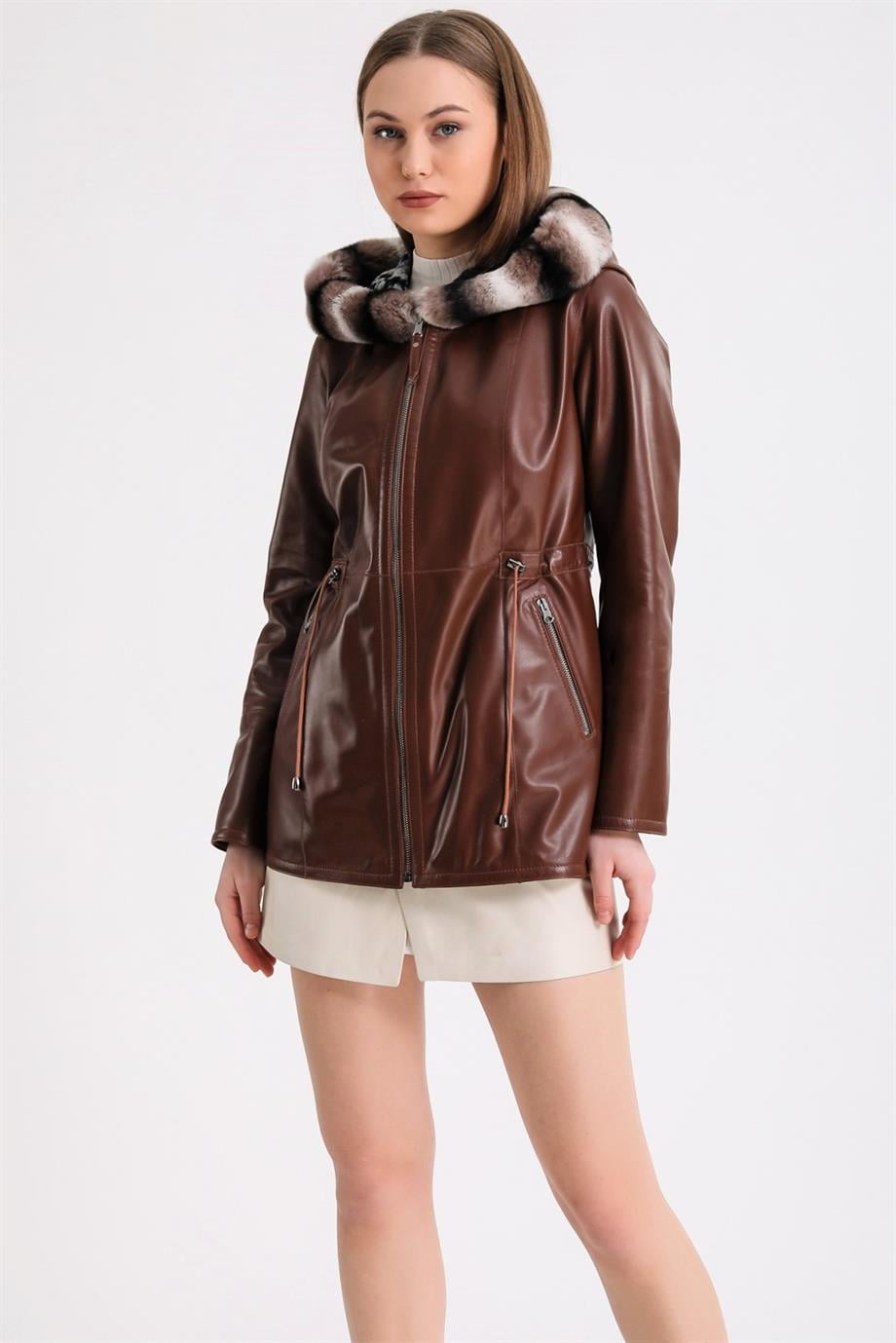Manteau réversible marron en cuir avec capuche et garniture en fourrure rex, LC Leather Club