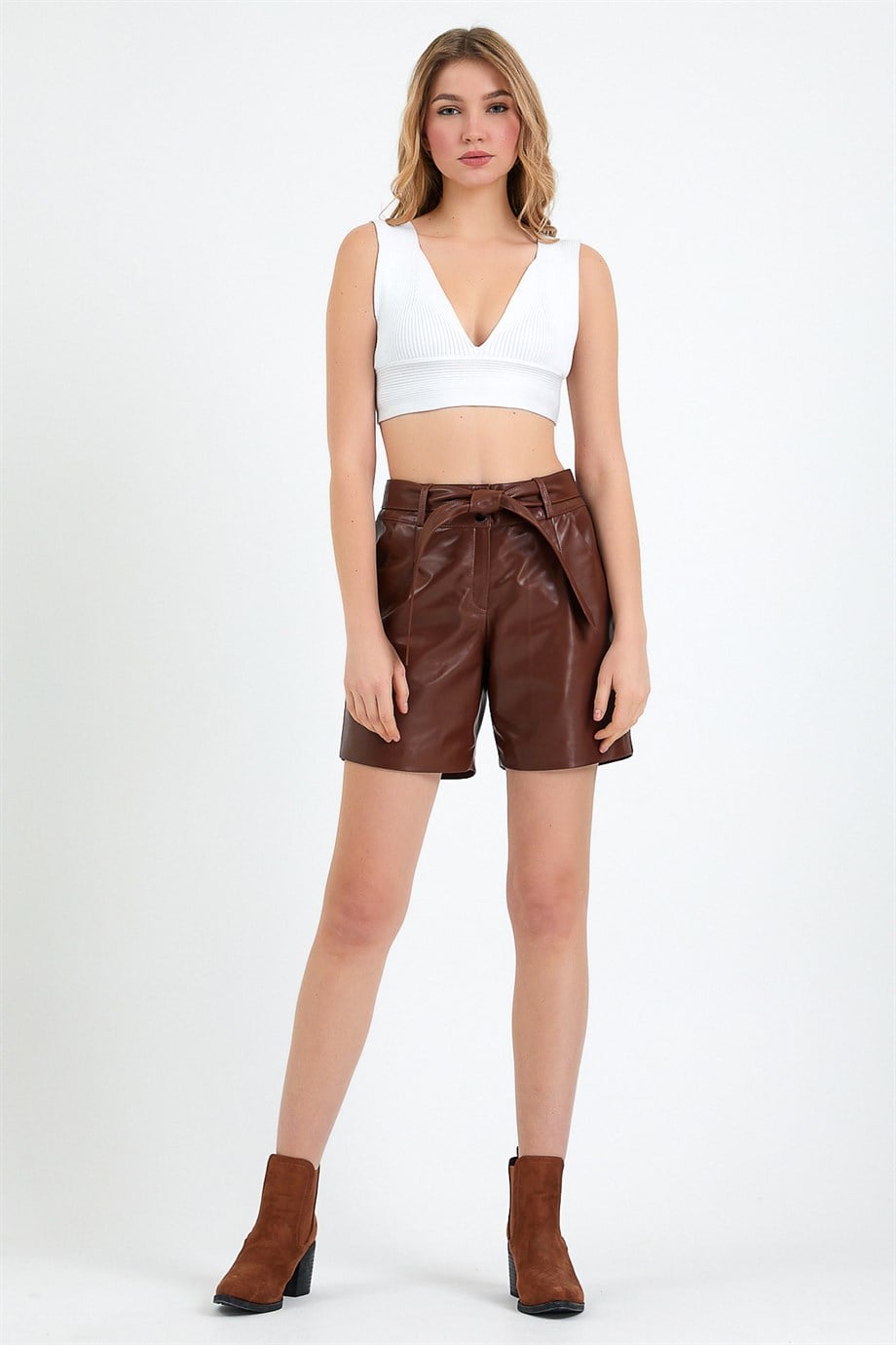 Short en cuir marron mini, LC Leather Club