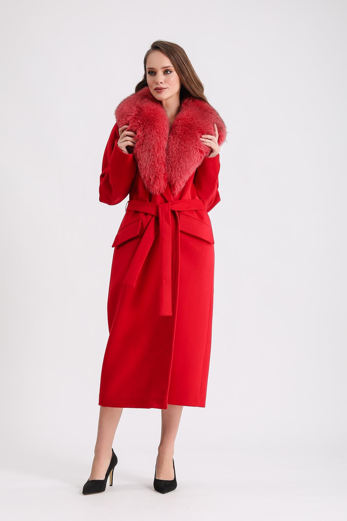 Manteau en cachemire rouge avec garniture en fourrure de renard, LC Leather Club