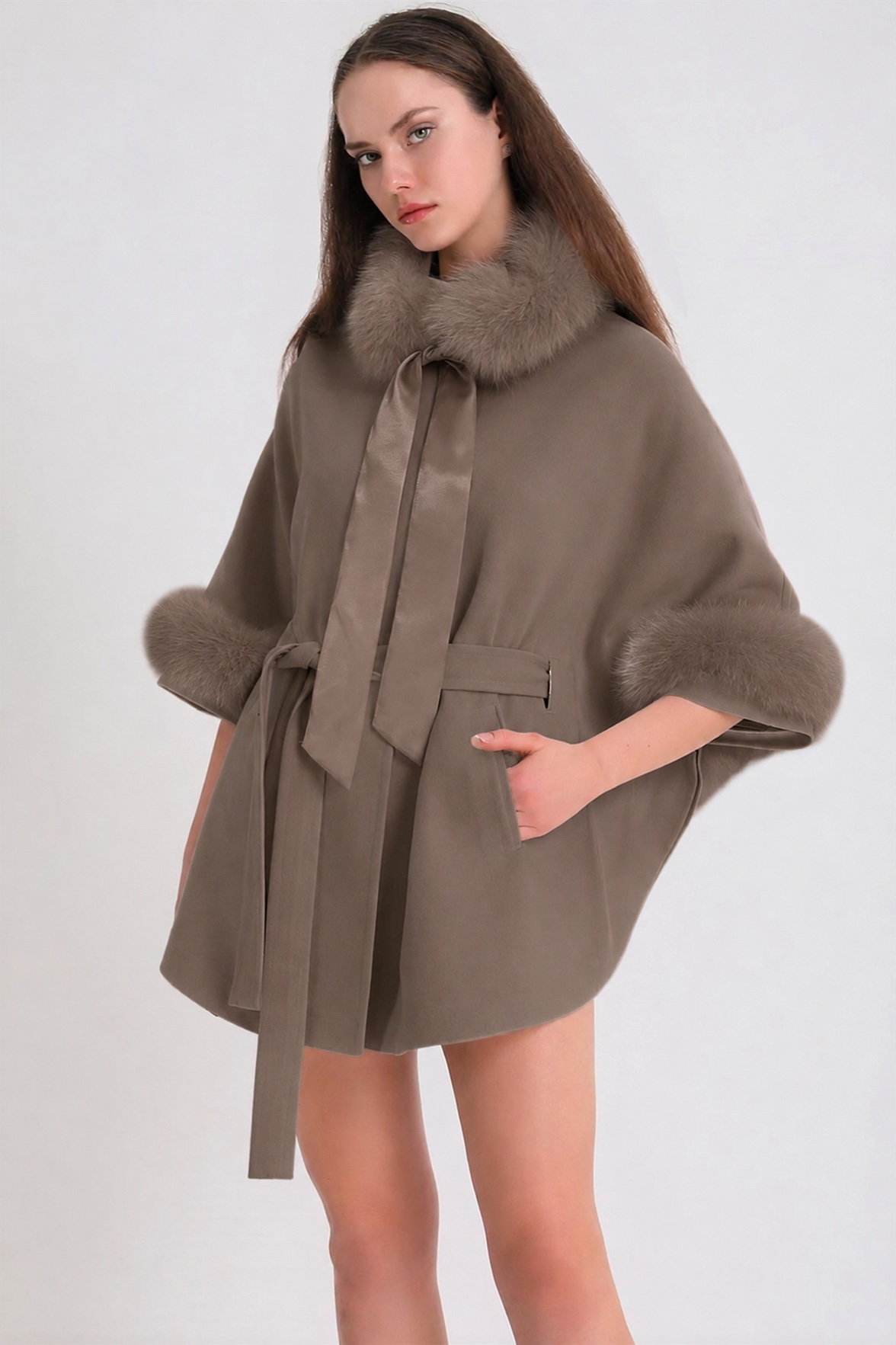 Donkerbeige kasjmier jasje met vosafwerking, LC Leather Club