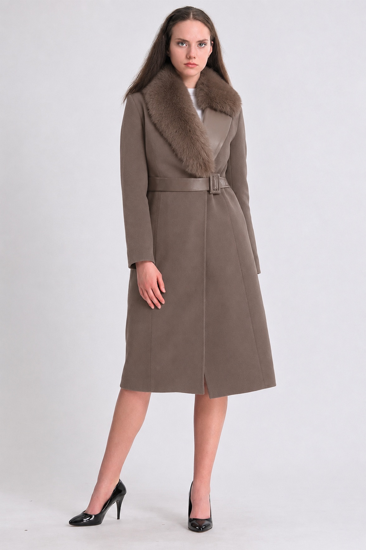 Manteau en cachemire beige foncé avec finitions en fourrure de renard et montone, LC Leather Club