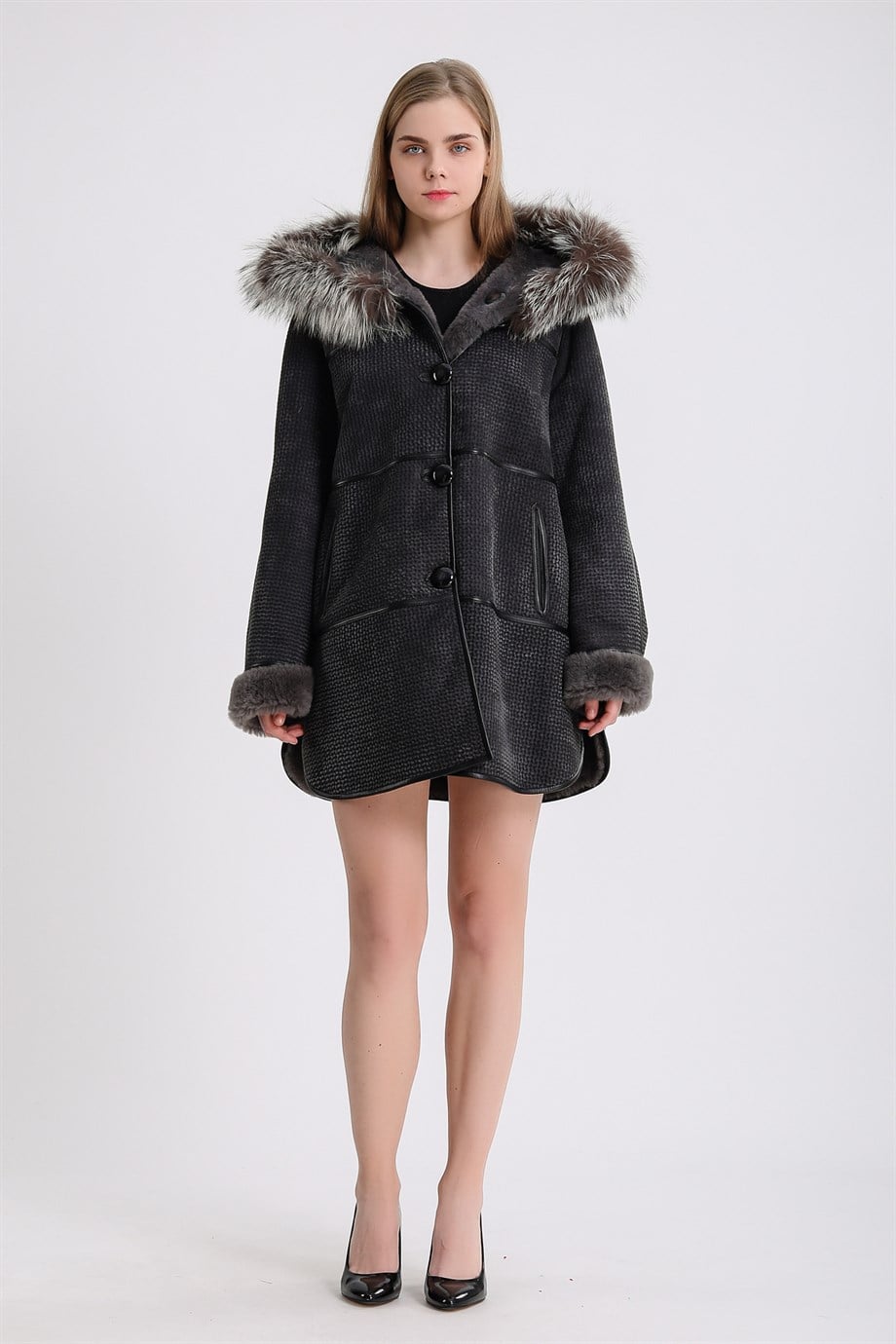 Dunkelgrauer Doppelseitiger Pelzmantel mit Fuchsbesatz, LC Leather Club