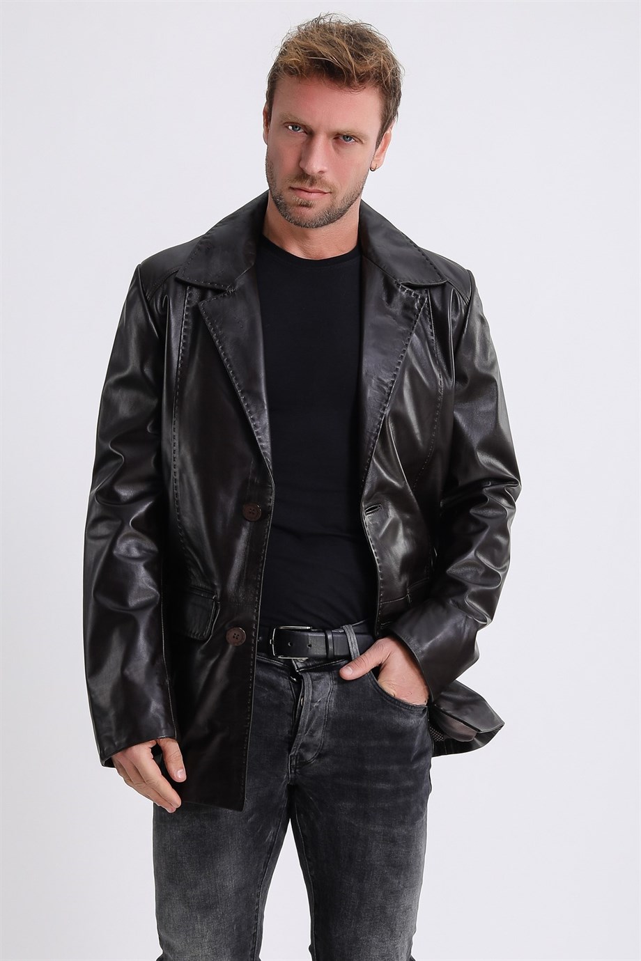 Manteau en cuir brun foncé avec double rangée de boutons, LC Leather Club