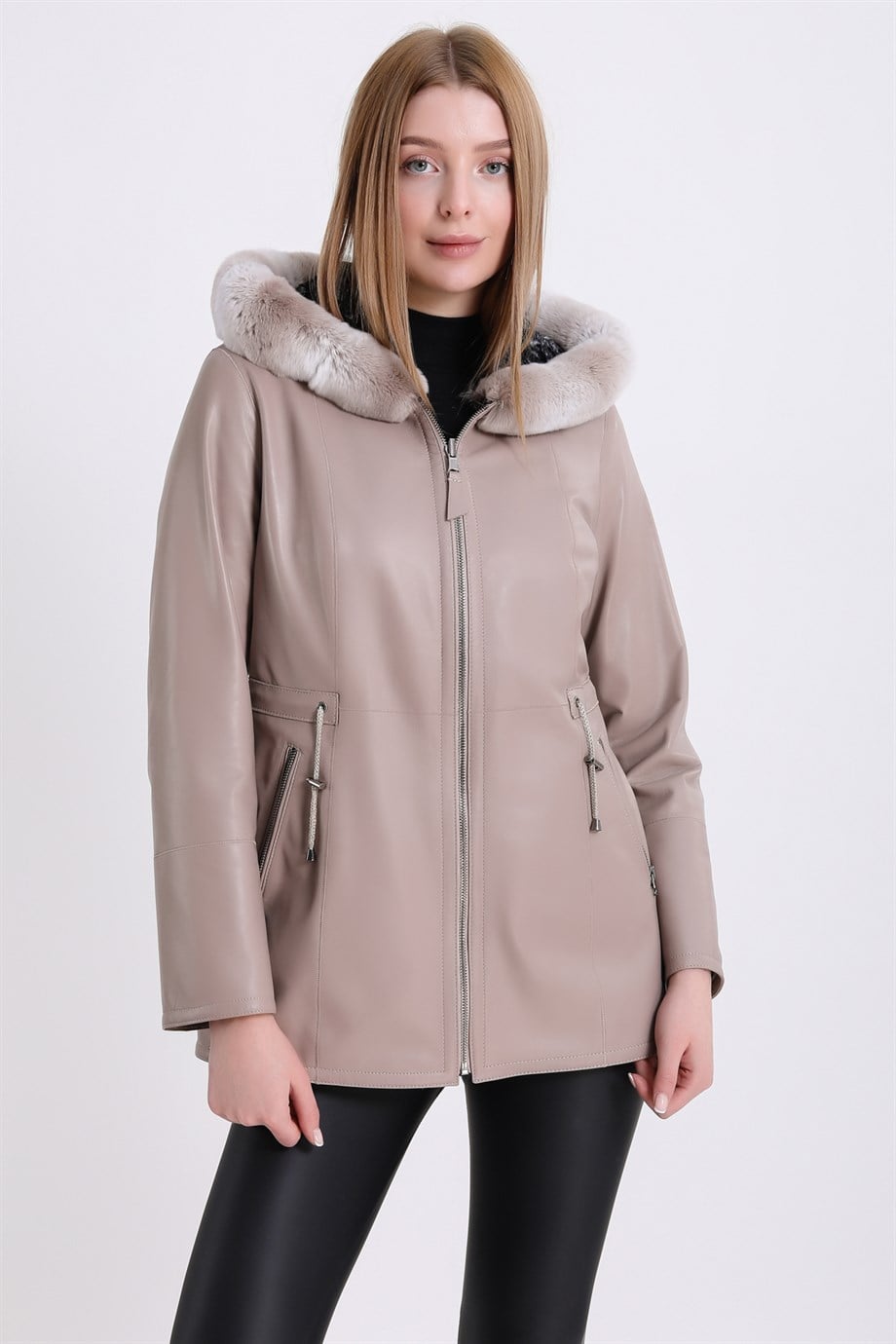 Manteau en cuir crème avec détails en rex, LC Leather Club