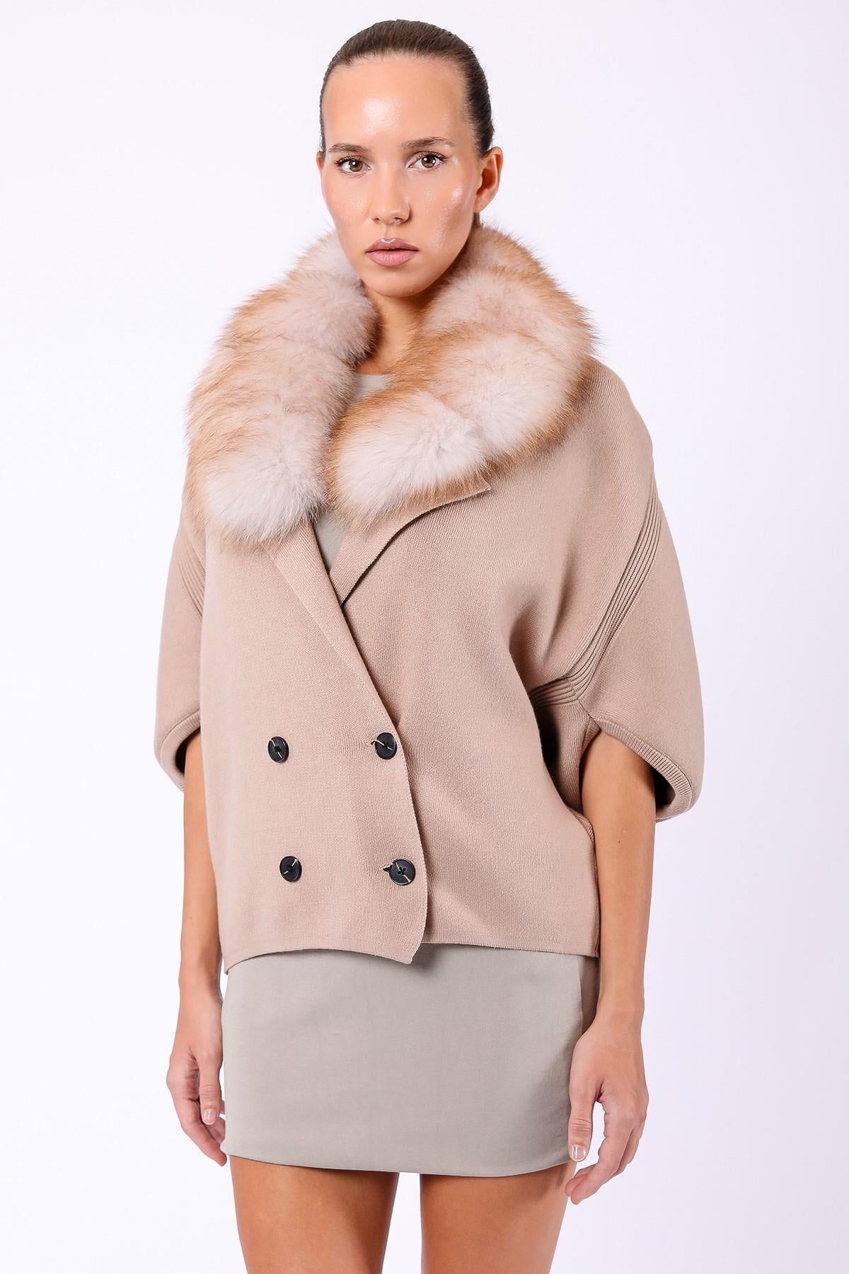 Cardigan crème tricoté avec détail fourrure de renard, LC Leather Club
