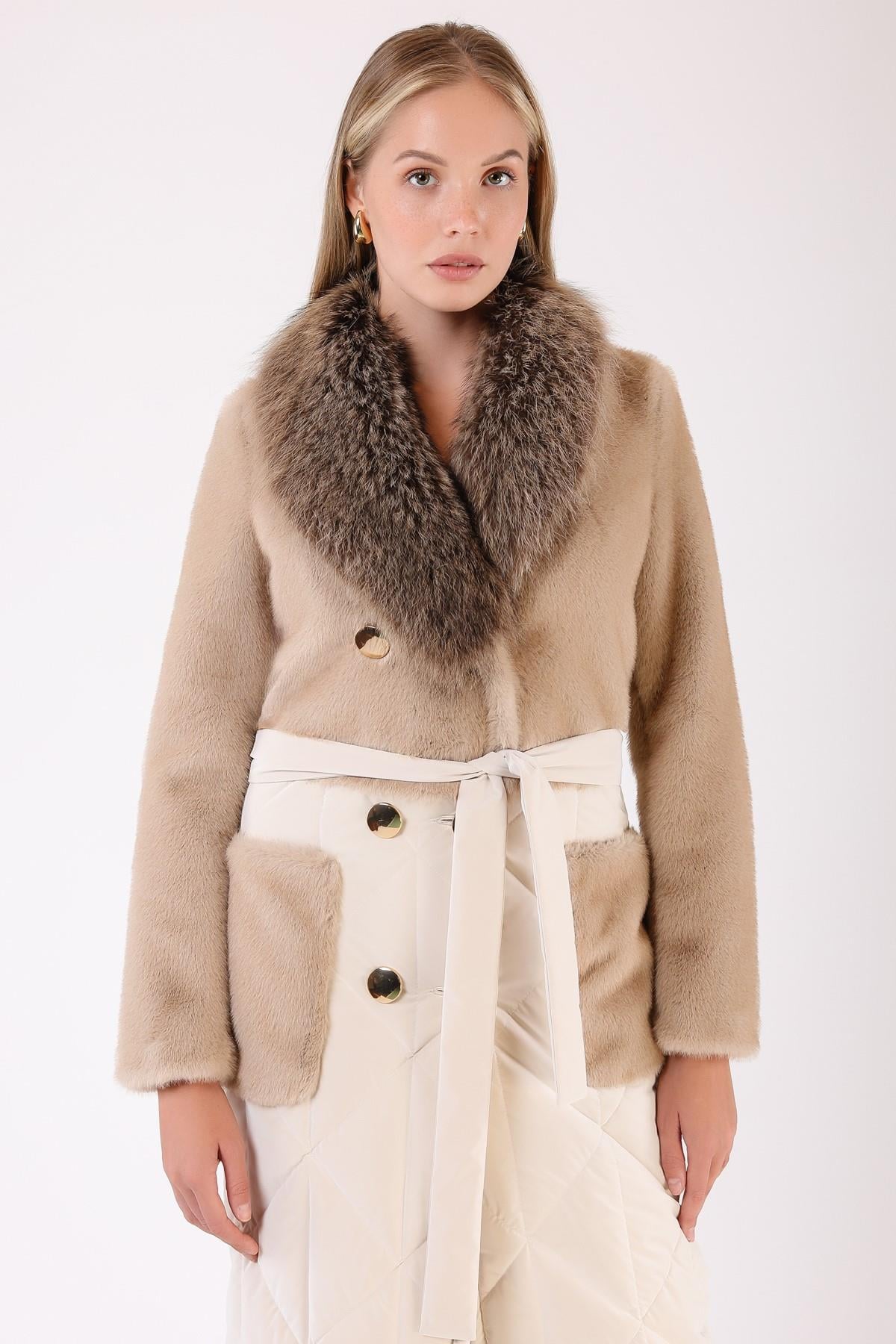 Manteau en laine crème avec garniture de fourrure de renard, LC Leather Club