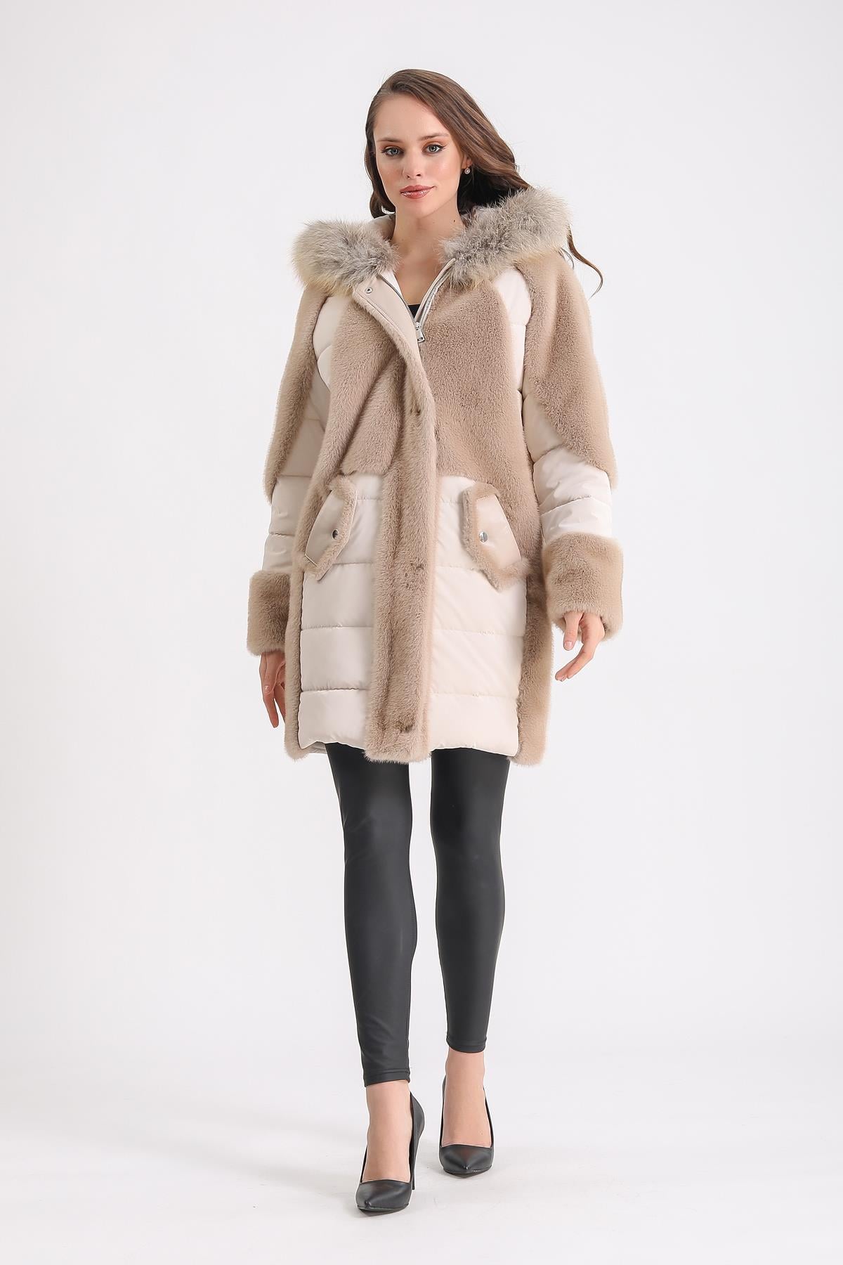 Manteau en alcantara crème avec garniture en fourrure de renard et détails Destiny, LC Leather Club