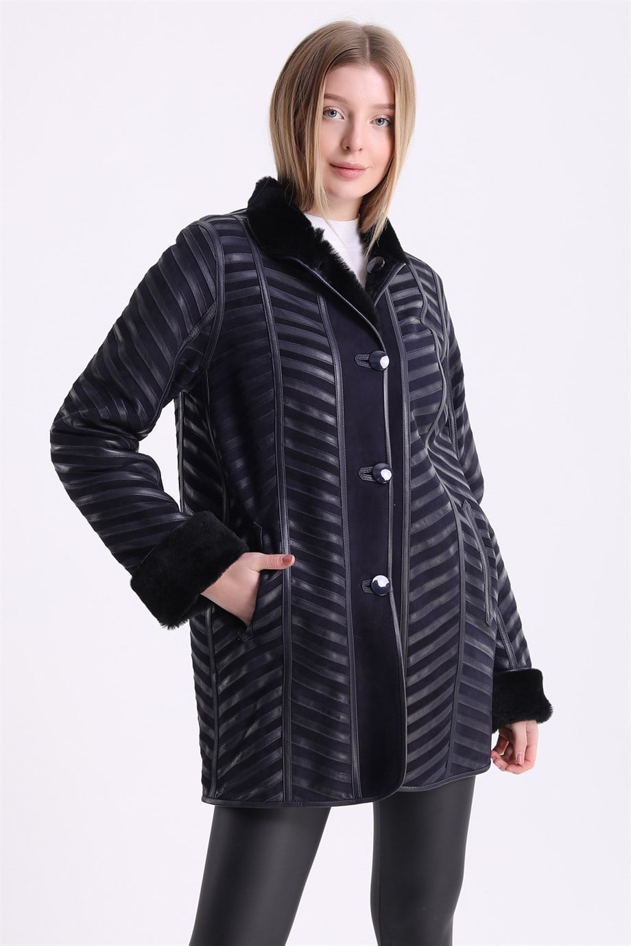 Dunkelblauer zweiseitiger Lammfellmantel, LC Leather Club