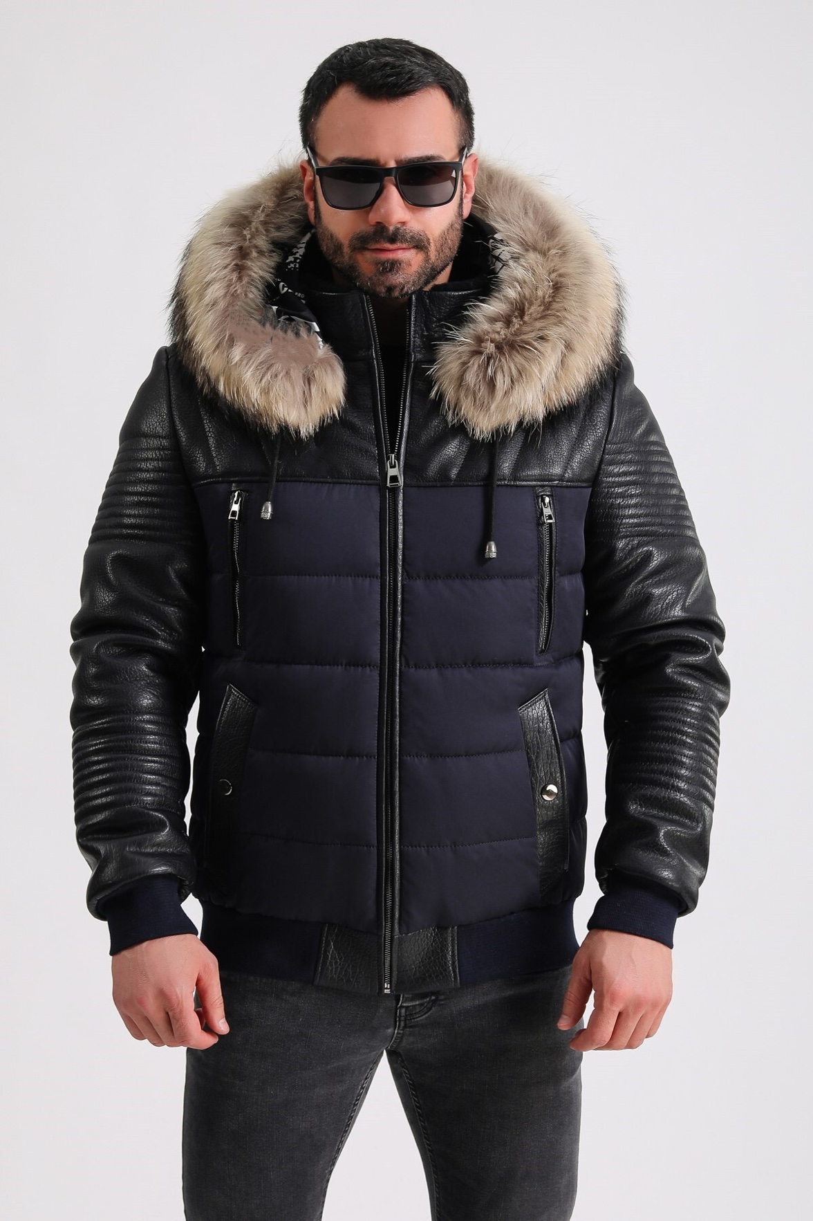 Granatowy płaszcz skórzany z wykończeniem z lisa, LC Leather Club