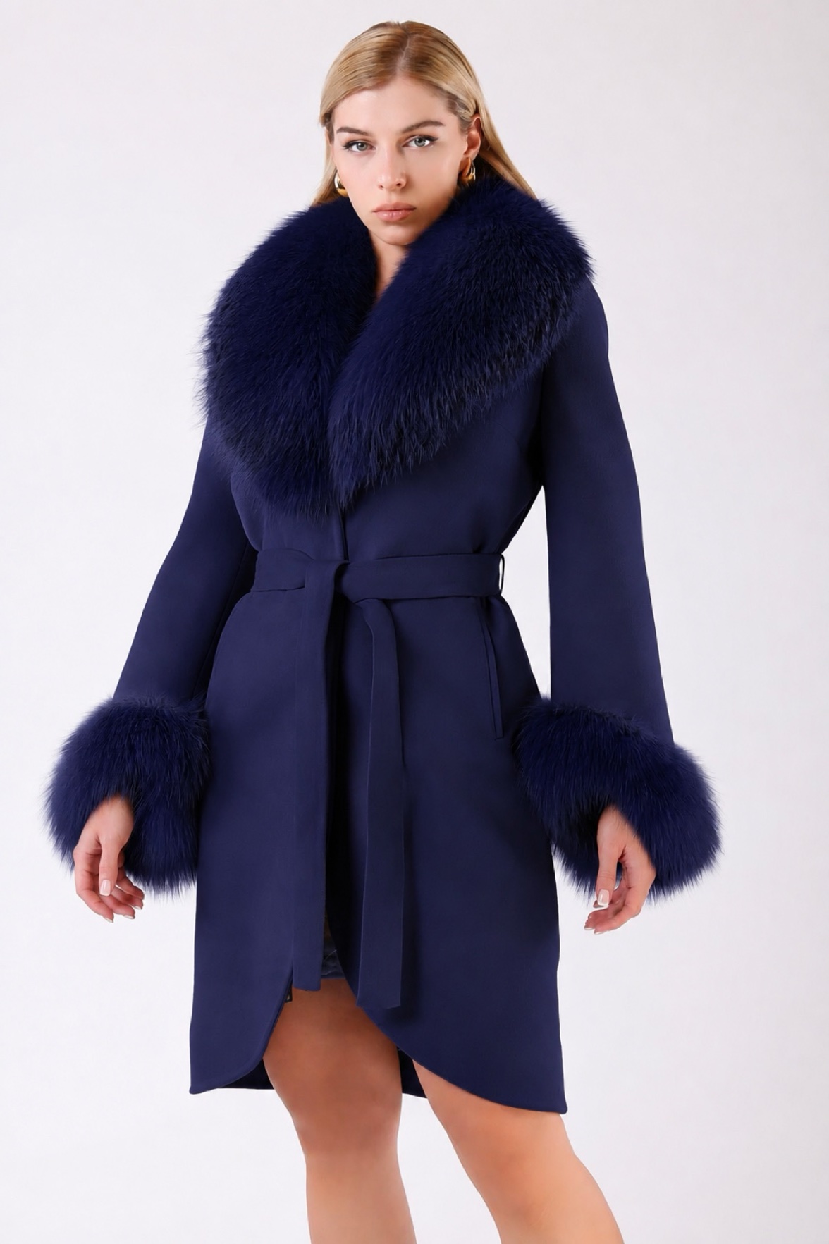 Manteau en cachemire bleu marine avec garniture en fourrure de renard, LC Leather Club
