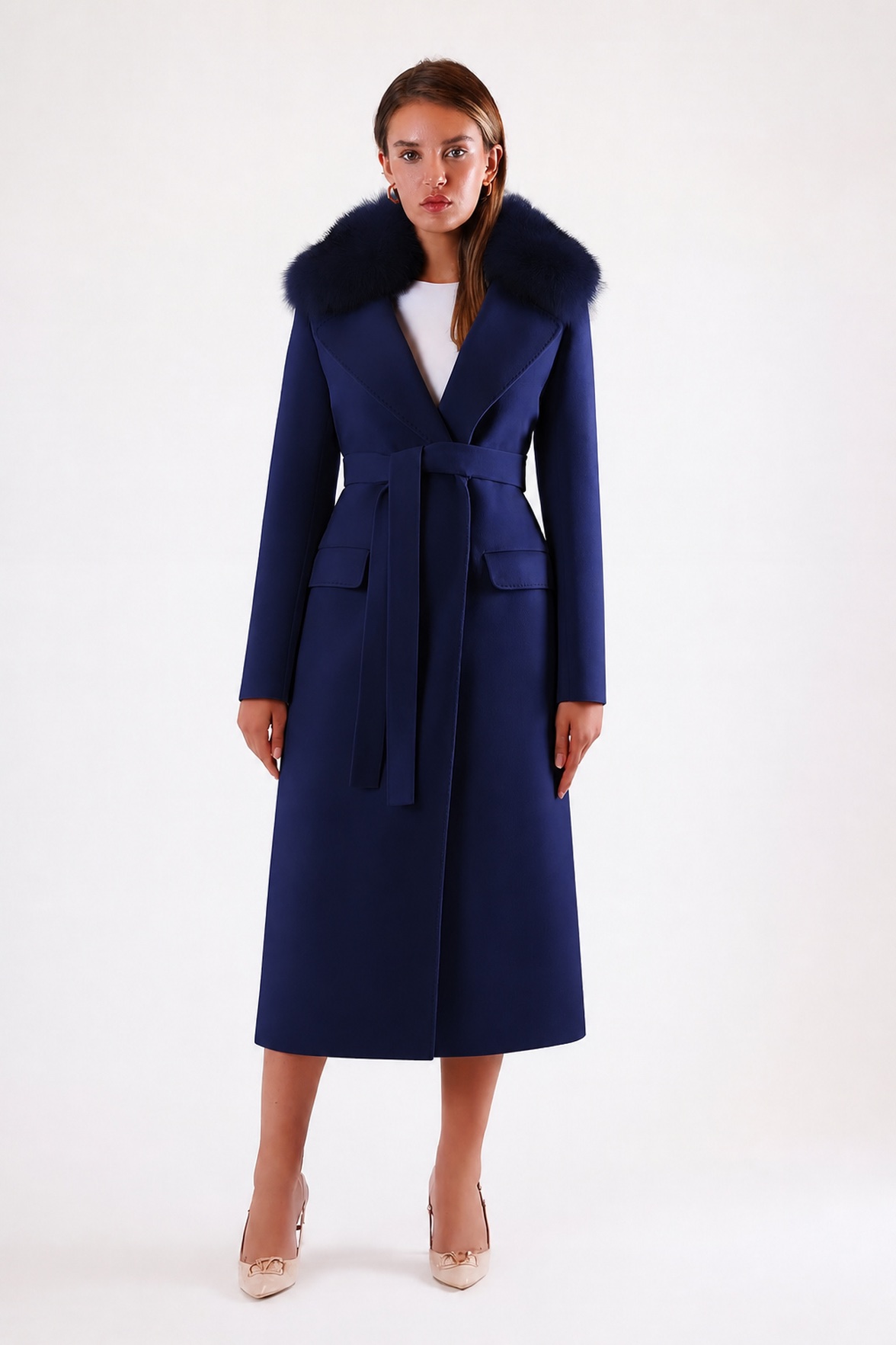 Manteau en cachemire bleu marine avec fioritures en fourrure, LC Leather Club
