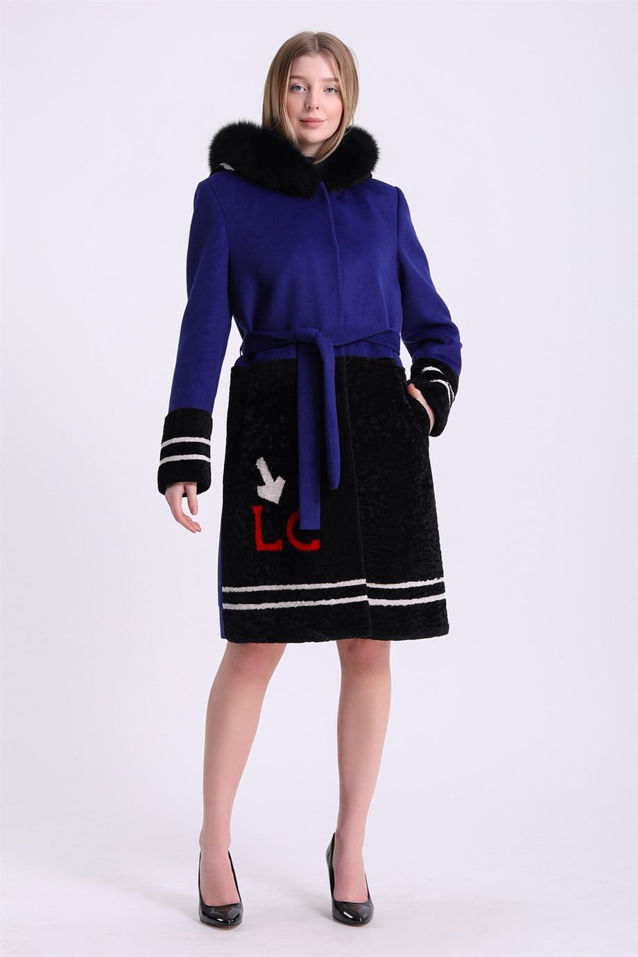 Manteau en astrakan bleu marine garni de fourrure de renard, LC Leather Club