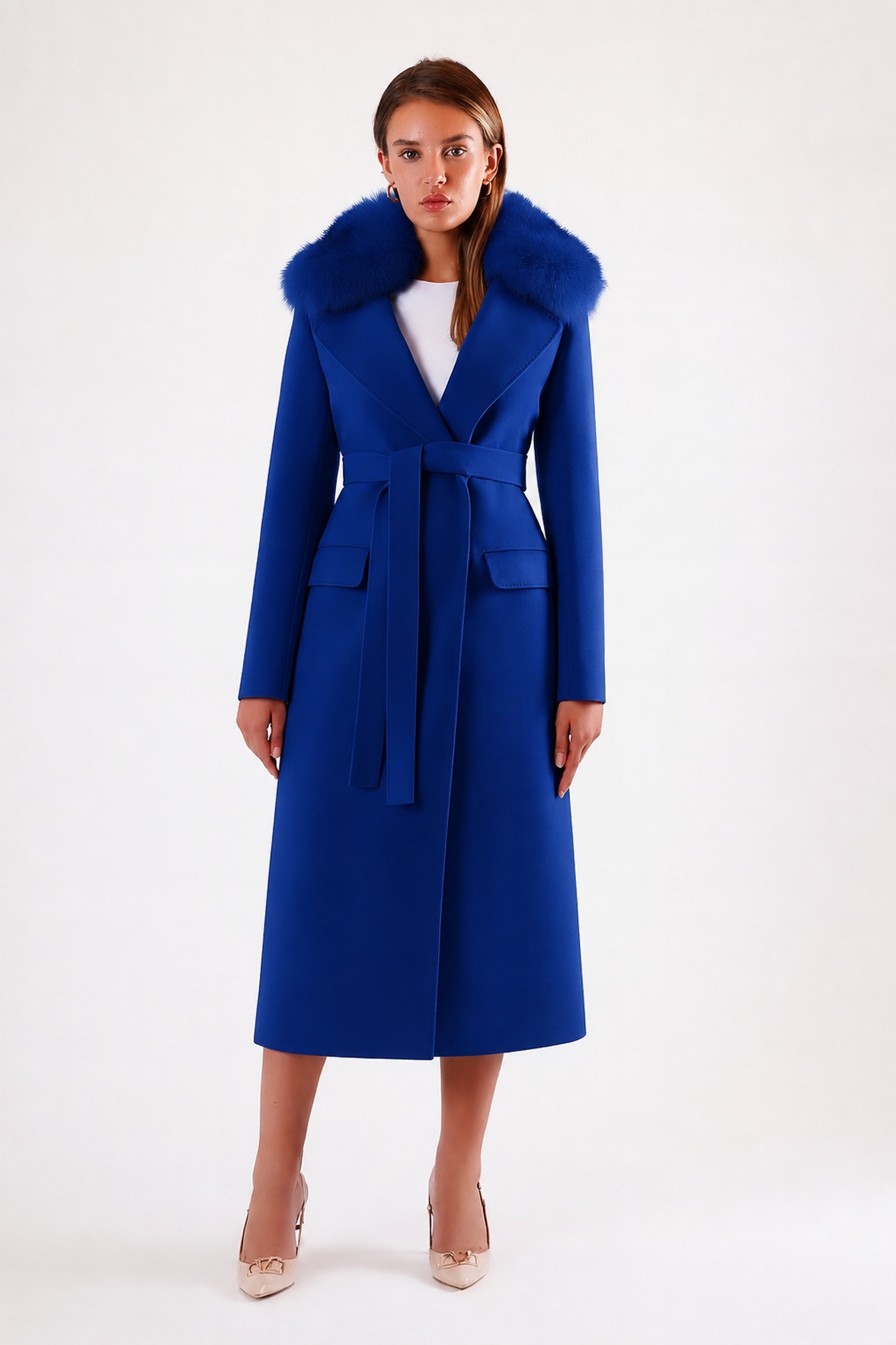 Manteau en cachemire bleu avec fioritures en fourrure, LC Leather Club