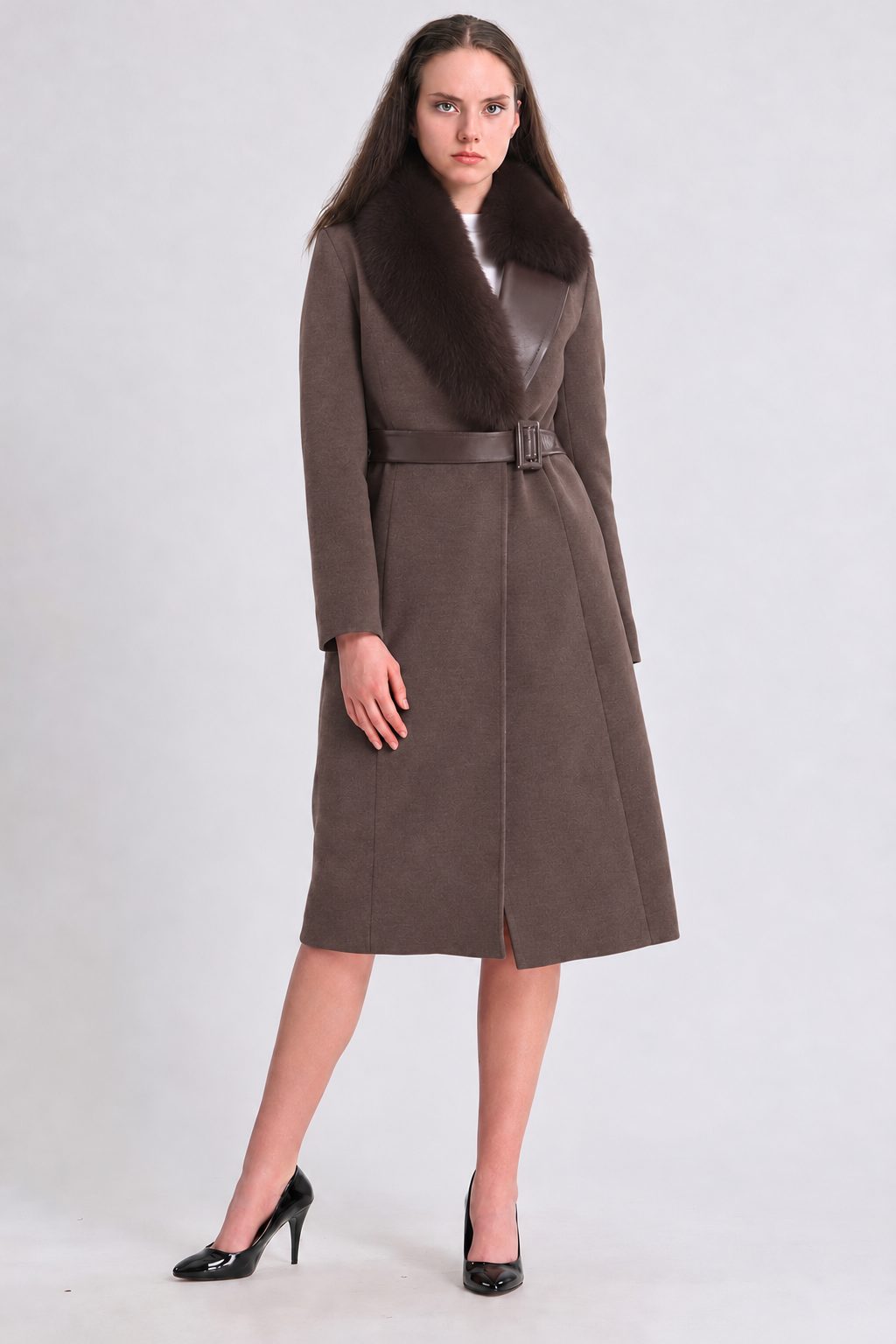 Cappotto in cachemire marrone con finiture in volpe e montone, LC Leather Club