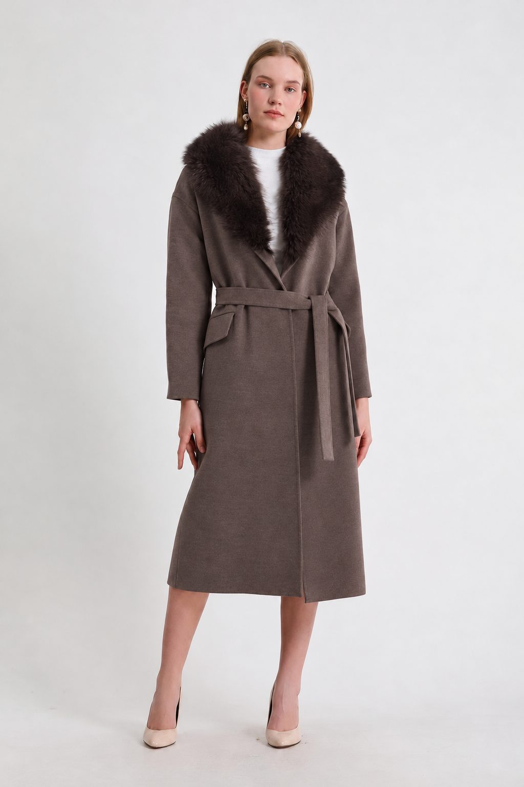 Brauner Kaschmirmantel mit Pelzbesatz, LC Leather Club