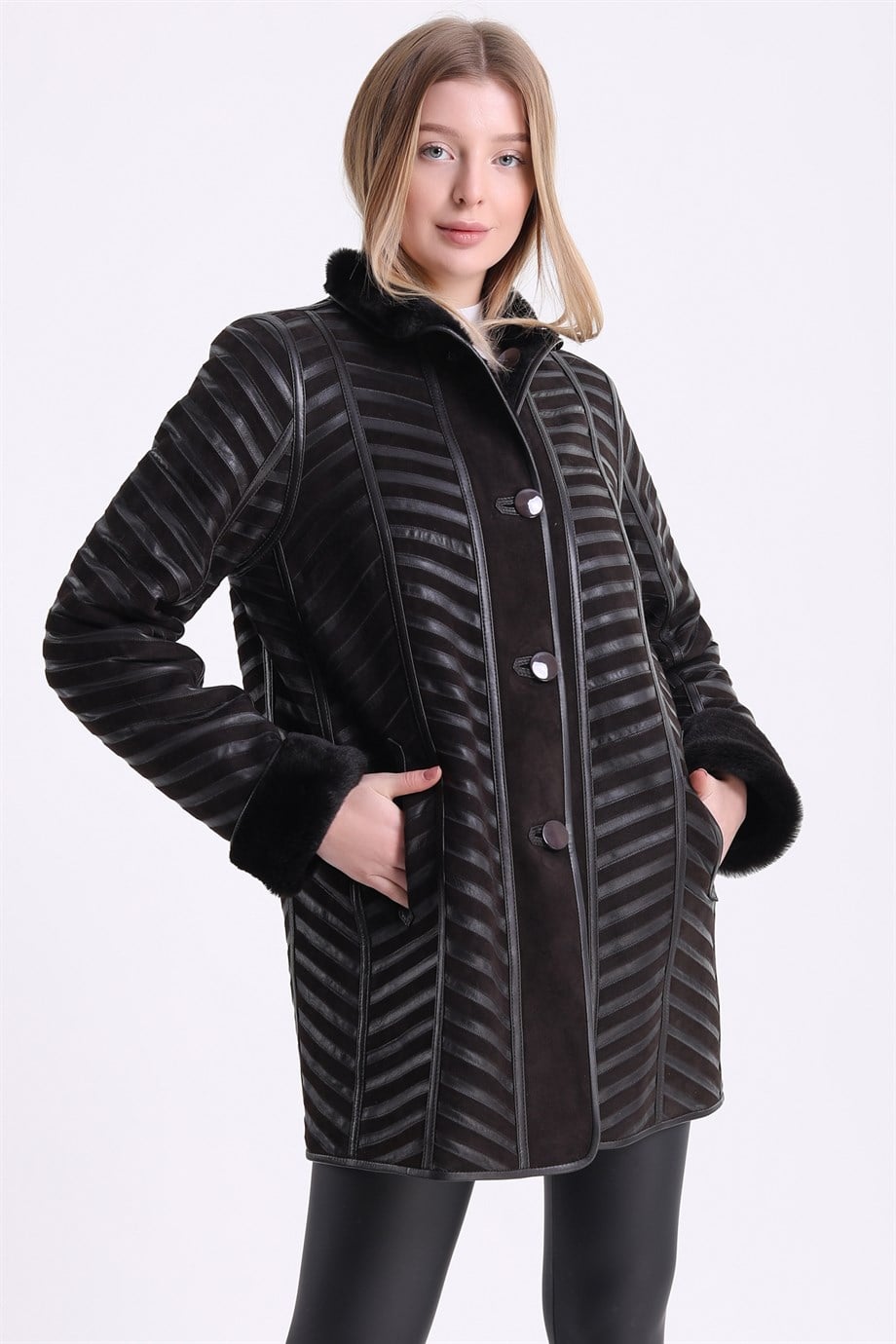 Schwarzer zweiseitiger Lammfellmantel, LC Leather Club