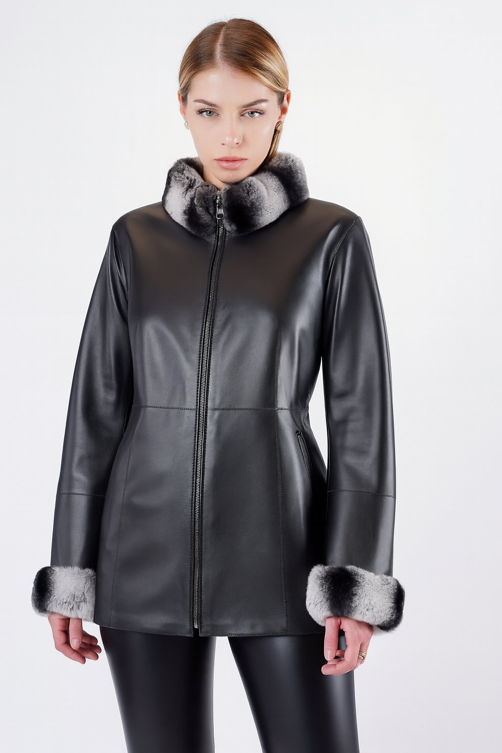 Schwarze Lederjacke mit zweiseitigem Rexkaninchen-Besatz, LC Leather Club