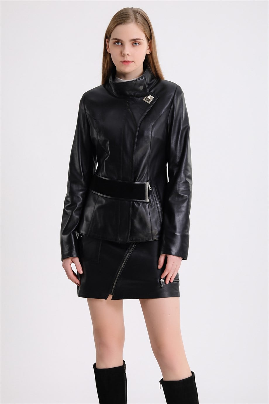 Schwarze Lederjacke mit Knopfdetail, LC Leather Club