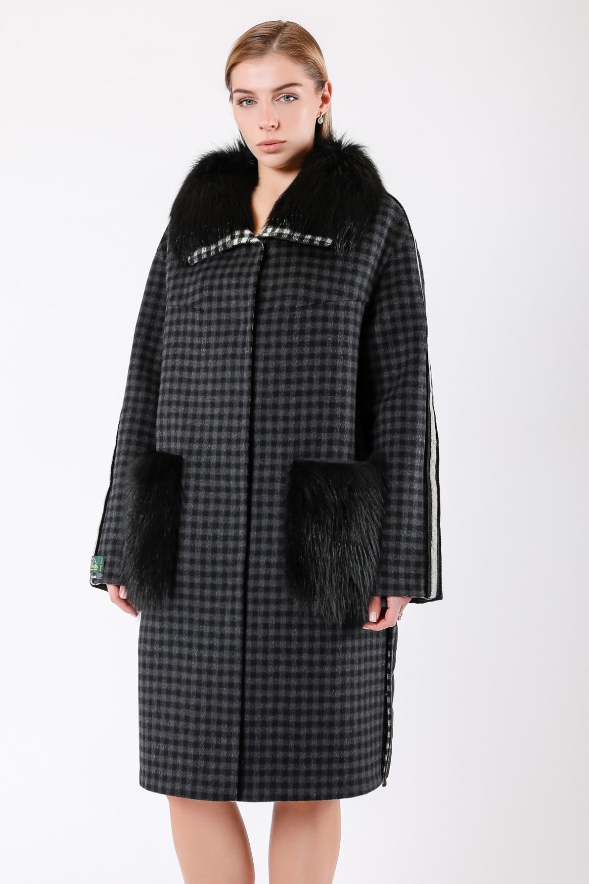 Manteau en alpaga laine noir avec texture et garniture en fourrure de renard, LC Leather Club