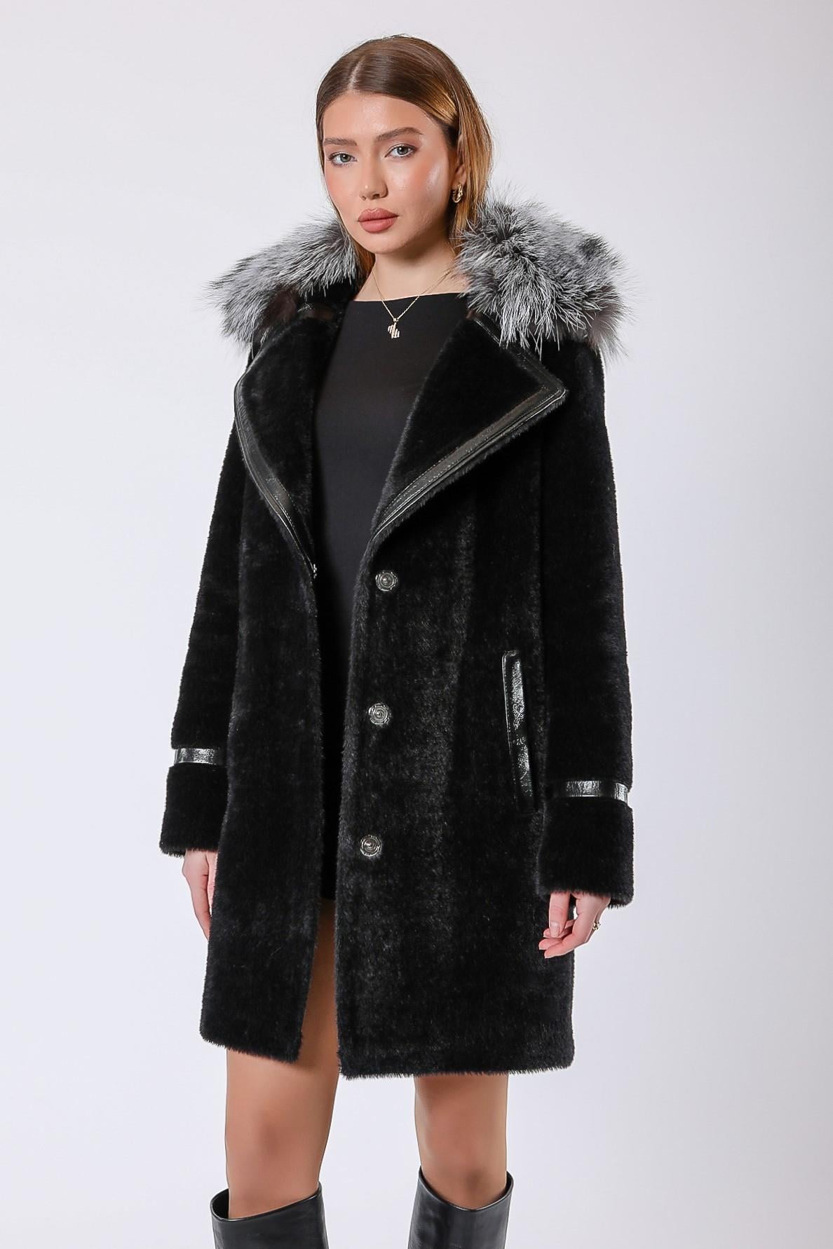 Manteau en laine noir avec garniture en fourrure de renard et garniture en cuir, LC Leather Club