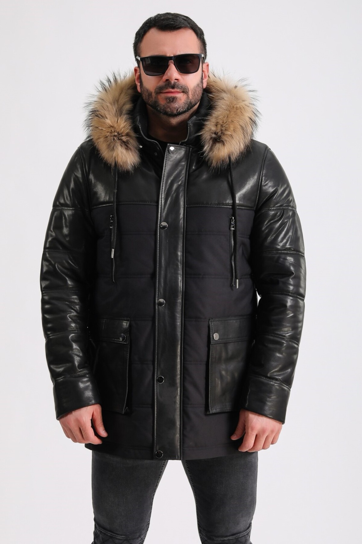 Czarny płaszcz skórzany z wykończeniem z lisa, LC Leather Club
