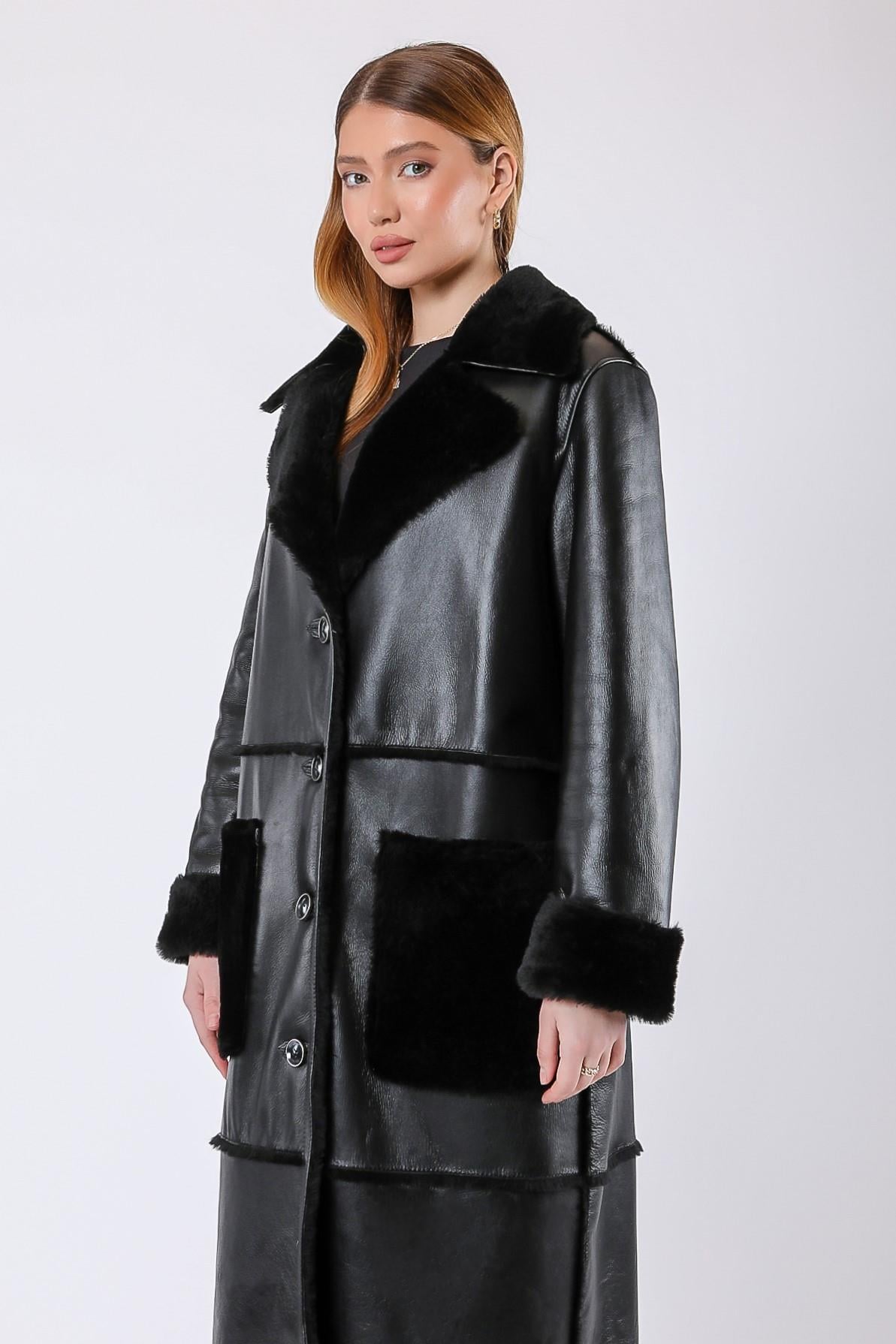 Schwarzer Pelzmantel mit Lederbesatz, LC Leather Club