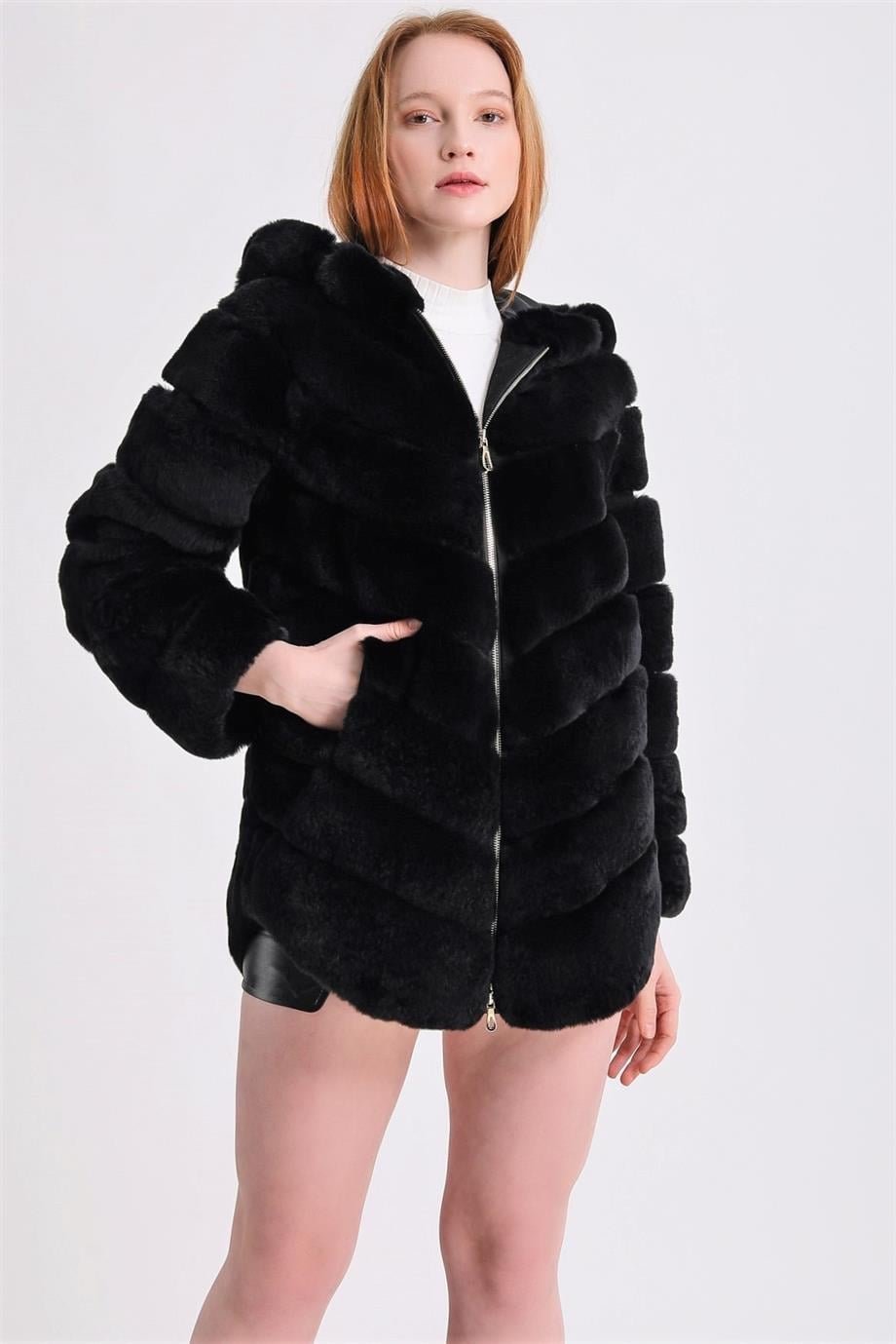 Manteau en fourrure rex noir avec capuche, LC Leather Club