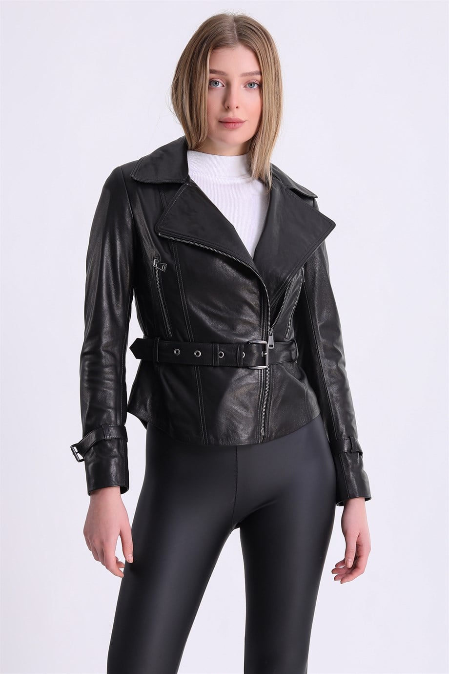 Veste en cuir noir ajustée avec détail de ceinture, LC Leather Club