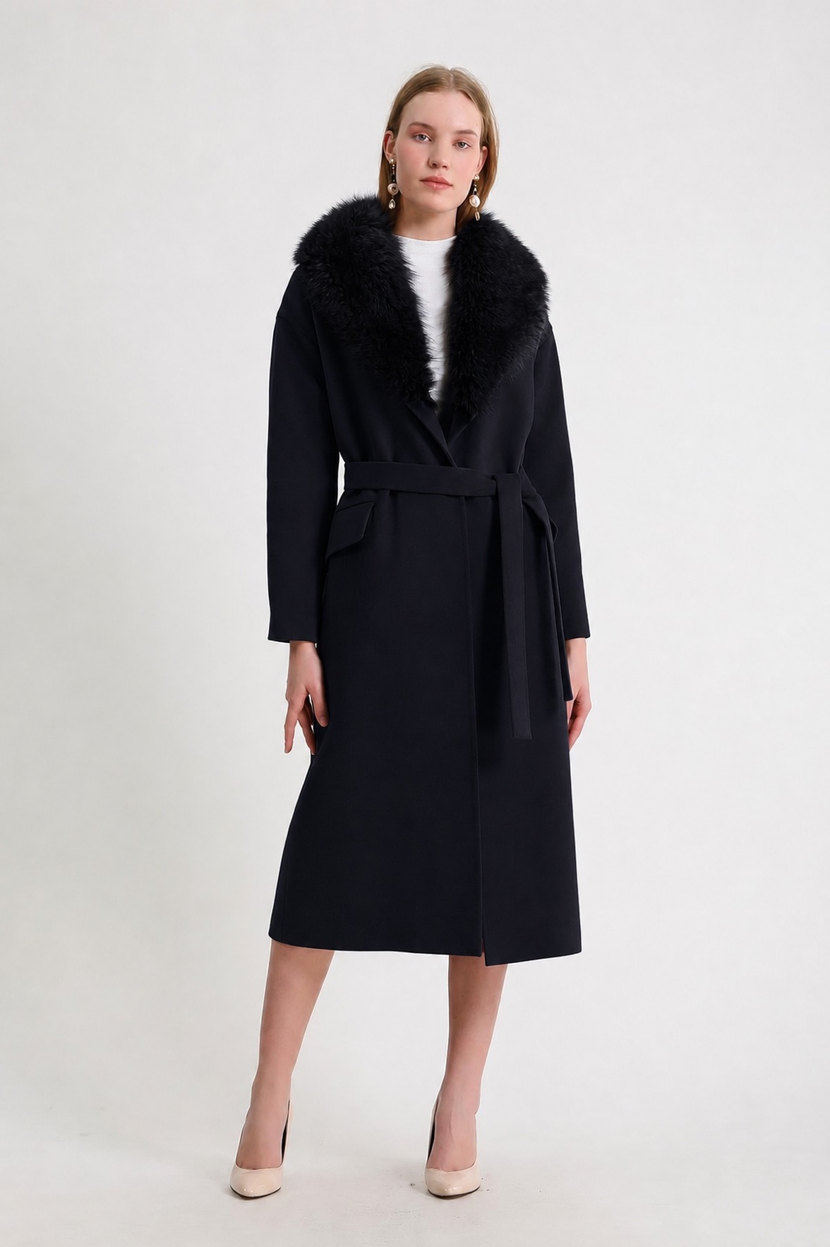 Manteau en cachemire noir avec garniture en fourrure, LC Leather Club