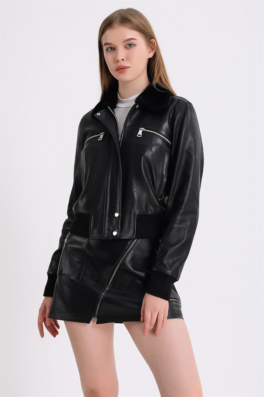 Veste jumbo en cuir noire avec garniture en fourrure de mouton, LC Leather Club